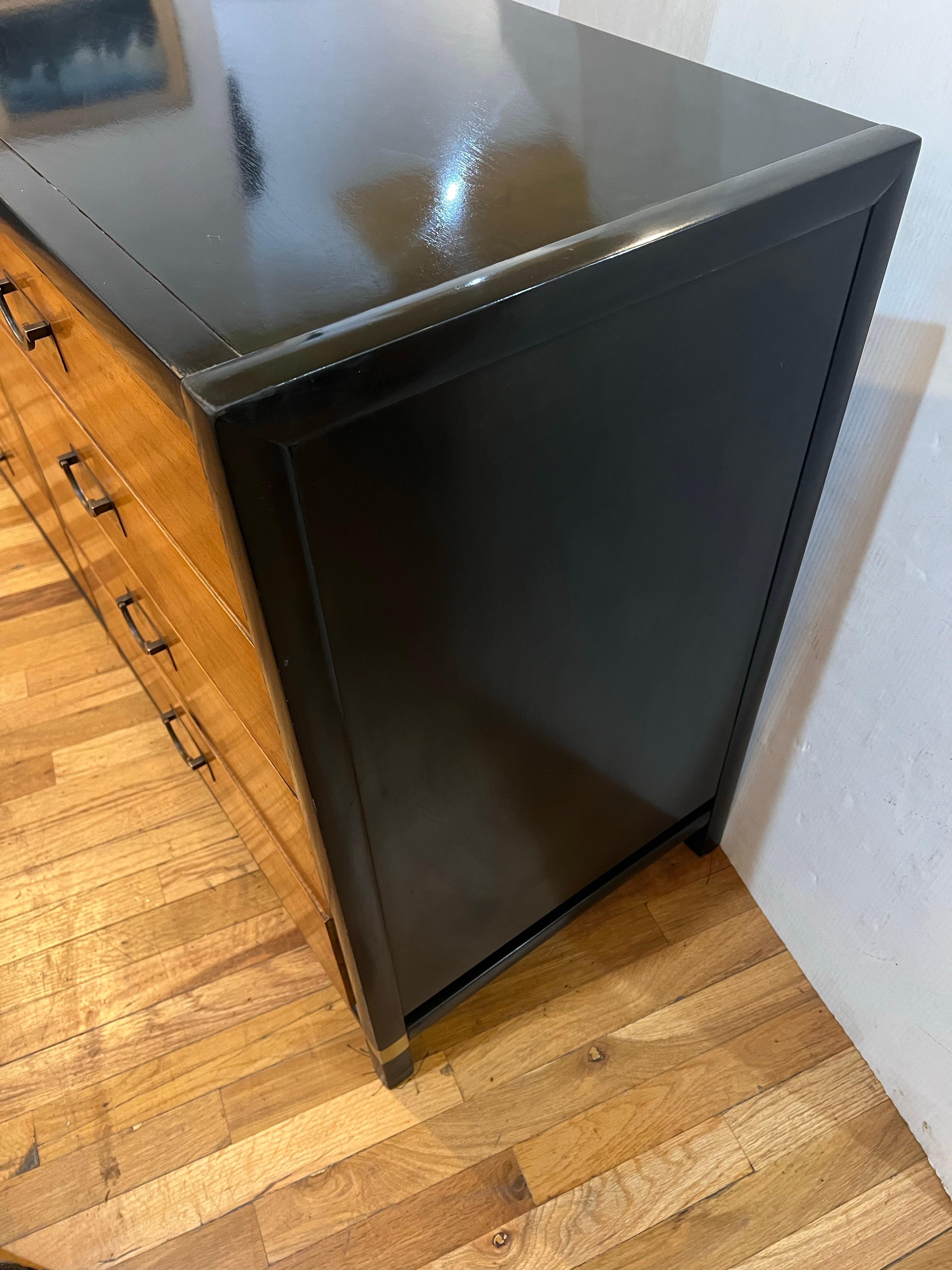 Comò Campaigner del Mid Century americano di Hickory Manufacturing Linea Tung-Si in vendita 2