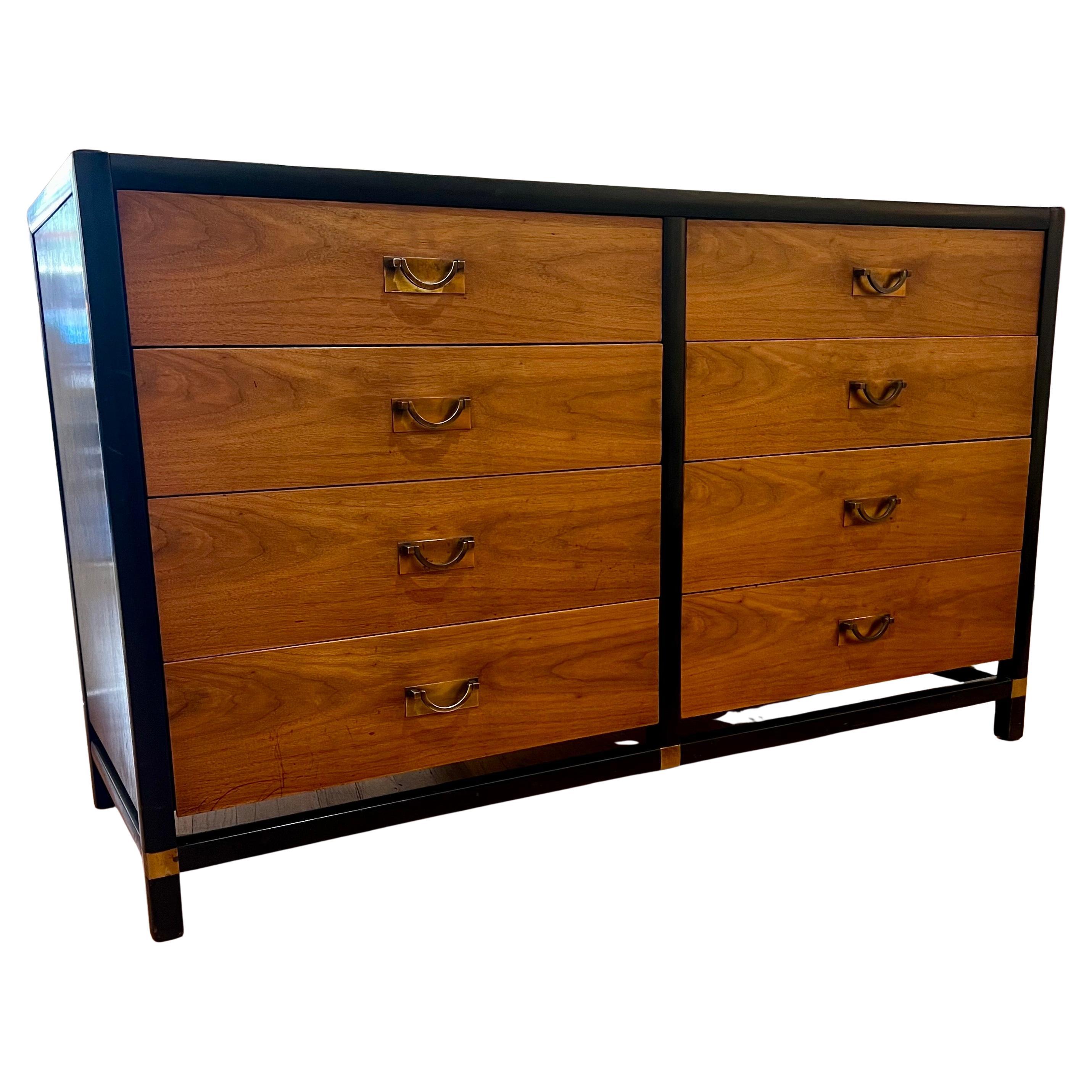 Americano Comò Campaigner del Mid Century americano di Hickory Manufacturing Linea Tung-Si in vendita