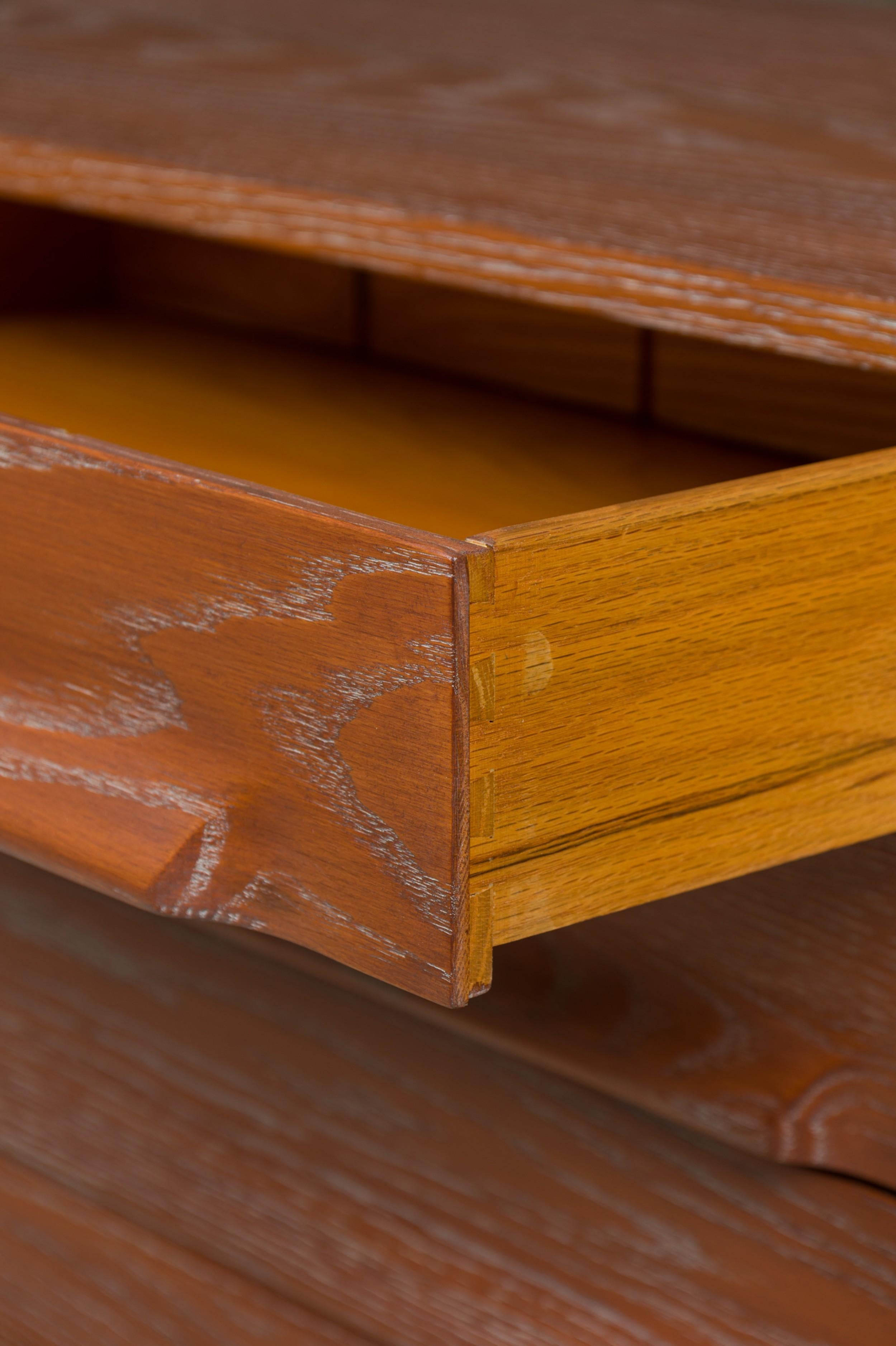 Credenza americana de cuatro cajones de roble cerúleo de mediados de siglo en venta 2