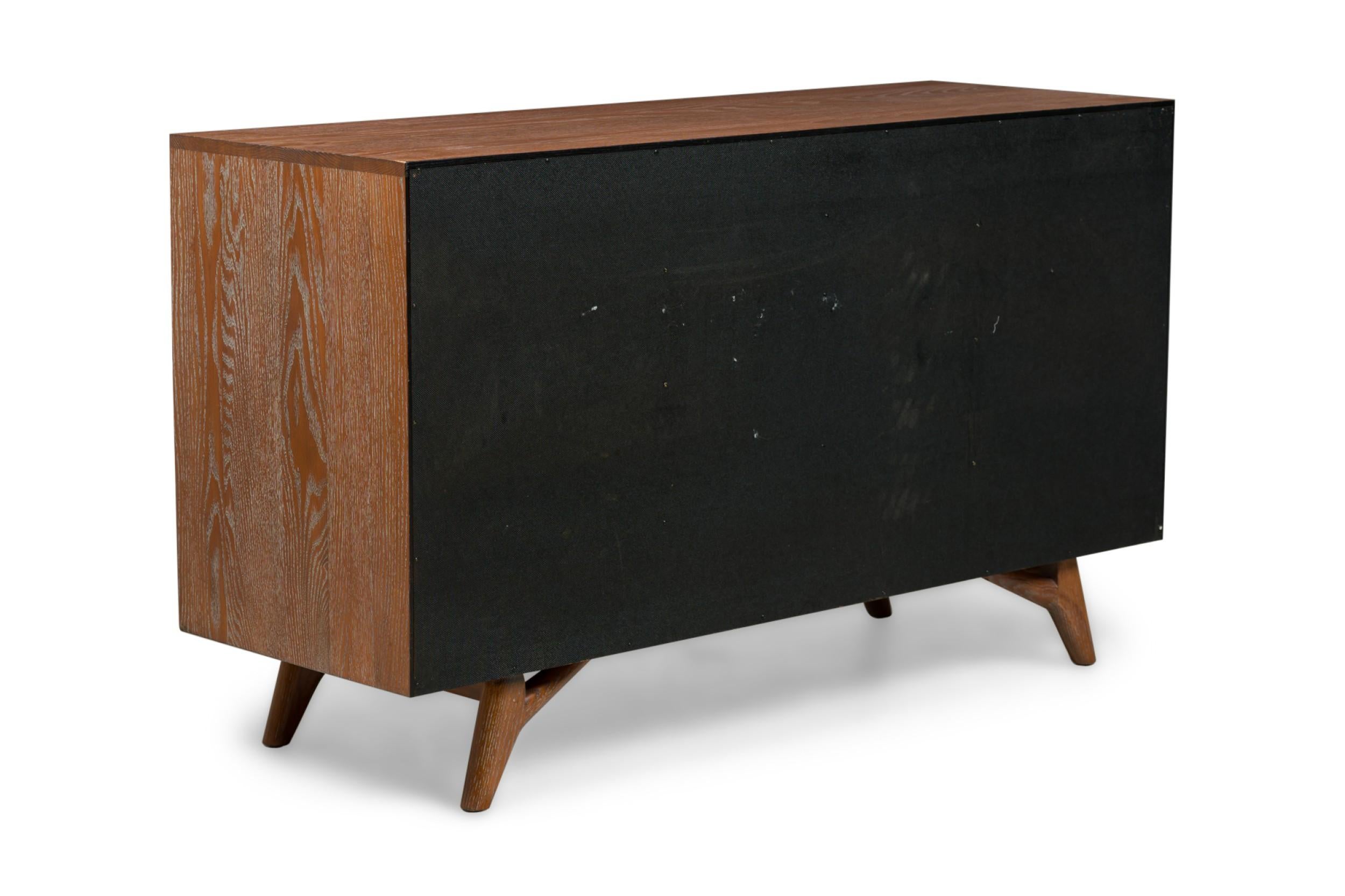 Credenza americana de cuatro cajones de roble cerúleo de mediados de siglo Estadounidense en venta