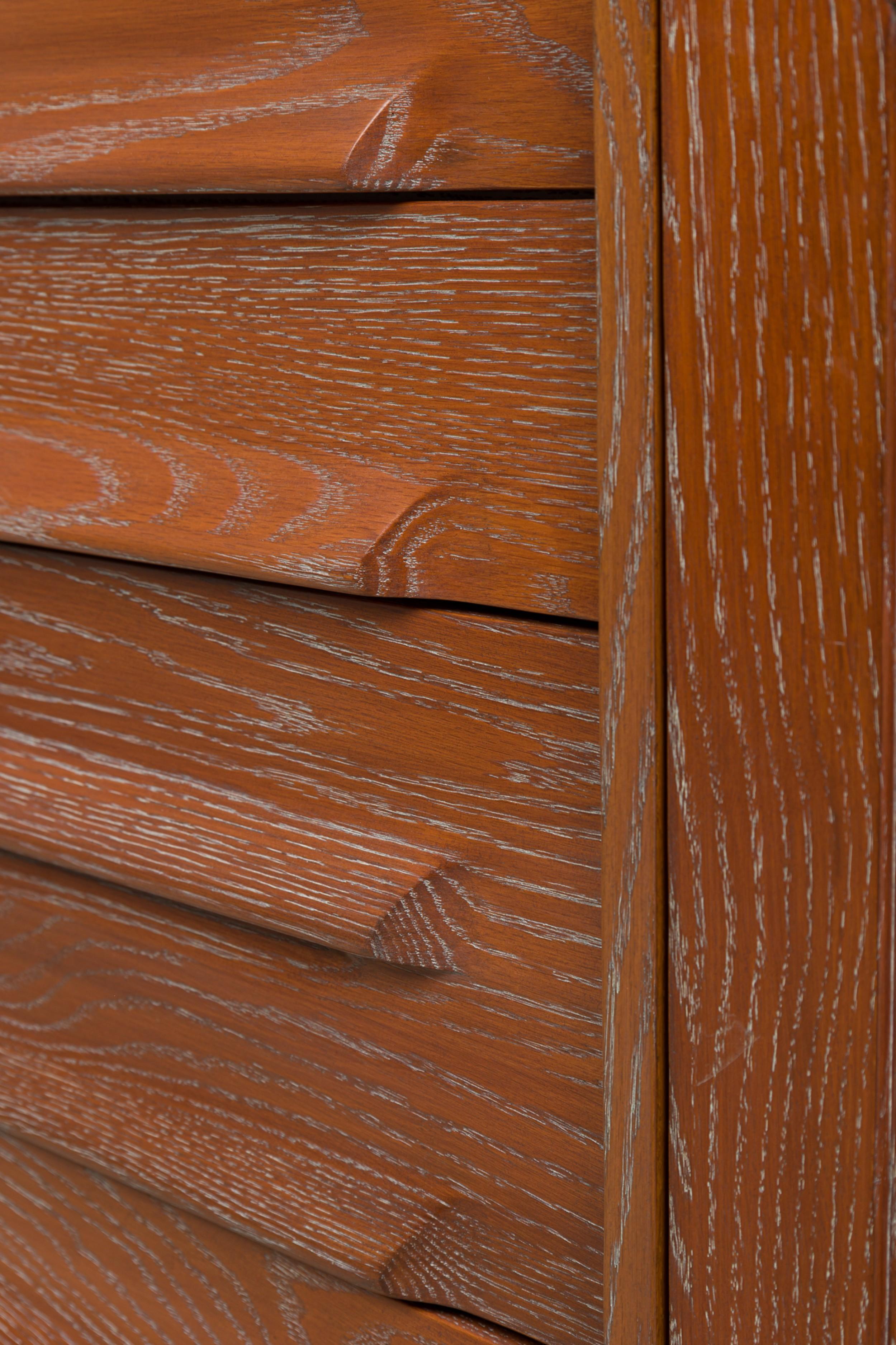 Credenza americana de cuatro cajones de roble cerúleo de mediados de siglo Roble en venta