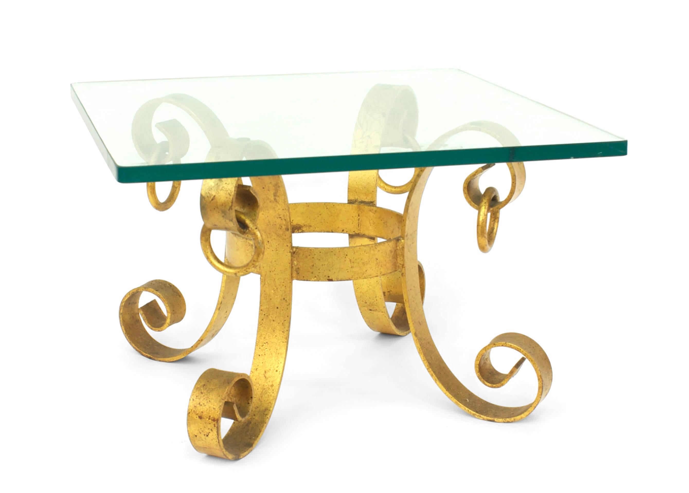 Amerikanische Beistelltische aus vergoldetem Eisen und Glas aus der Mitte des Jahrhunderts (amerikanisch) im Angebot