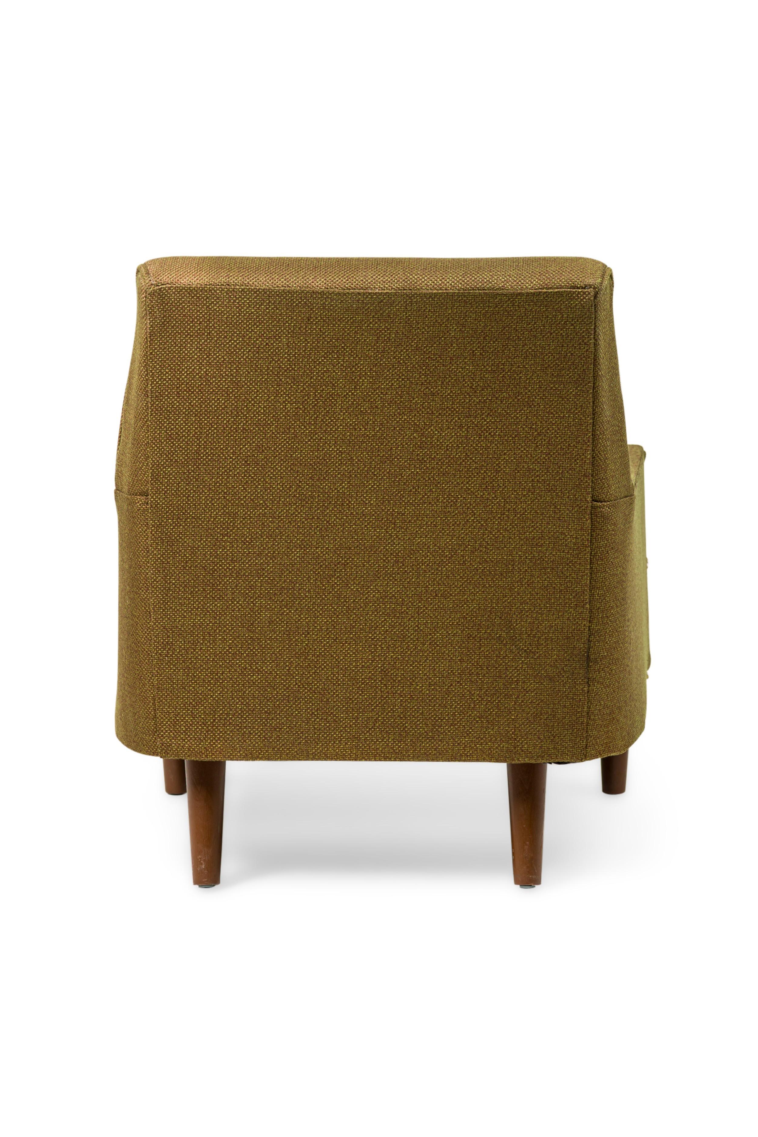 Fait main Fauteuil américain du milieu du siècle, tapissé en vert et en Brown en vente