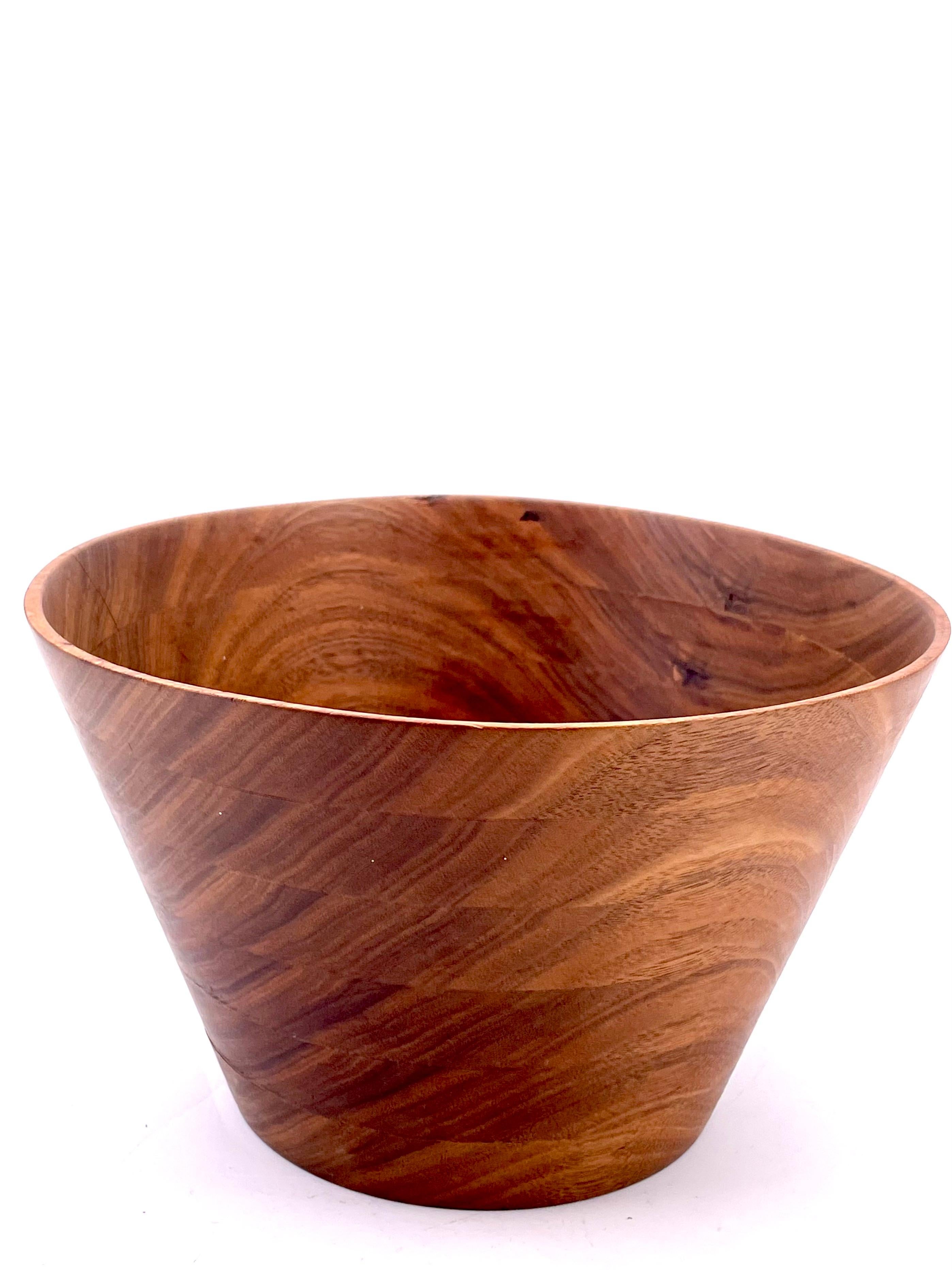 Hand-Crafted American Midcentury Hand-Turned Walnut Bowl For Sale