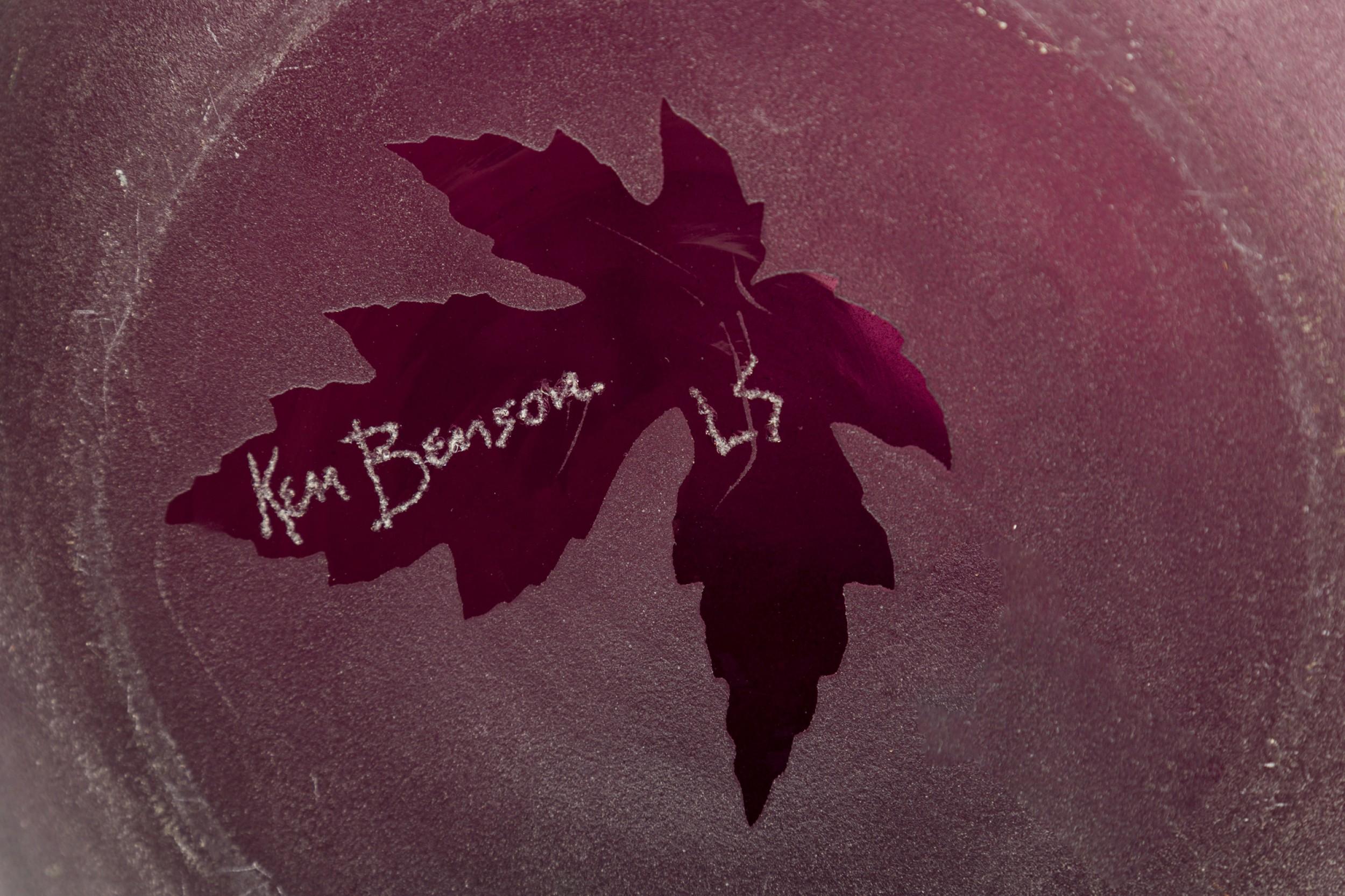 American Mid-Century Large Red Glass Vase With Leaf Designs in vendita 2