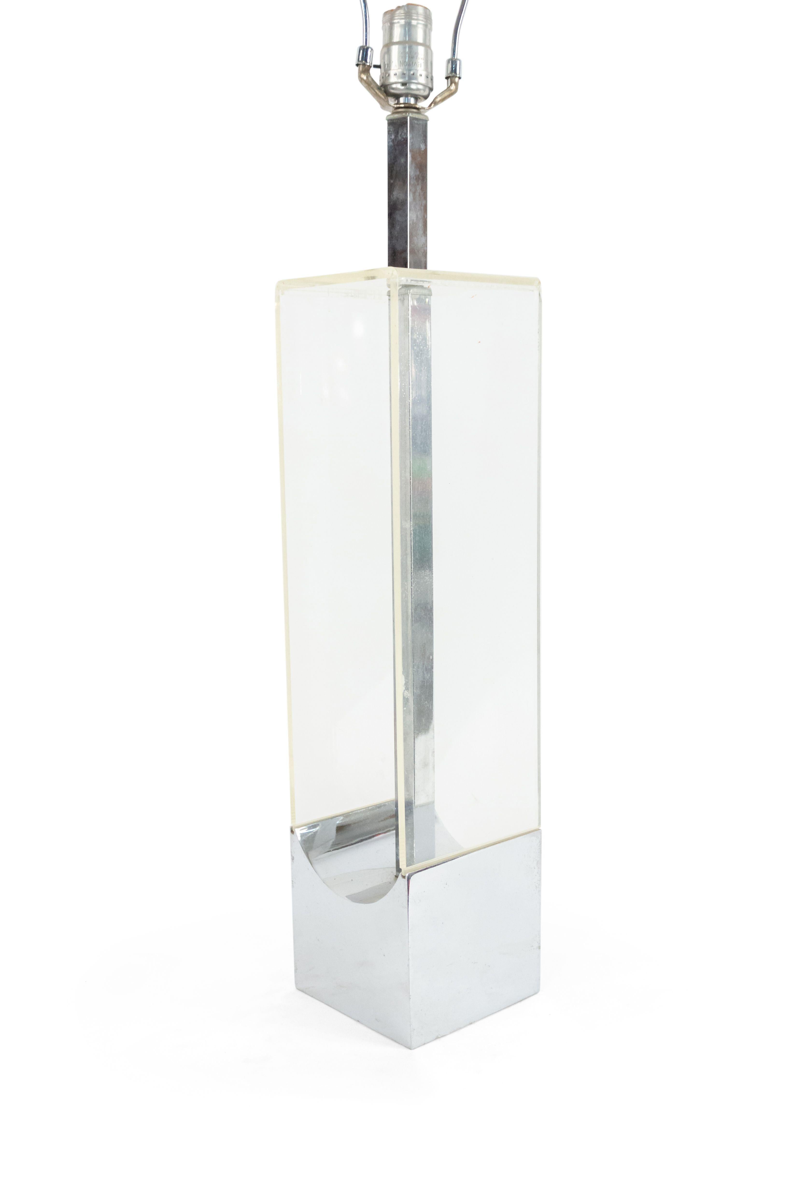 Mid-Century Modern American Midcentury Lucite and Chrome Table Lamp For Sale