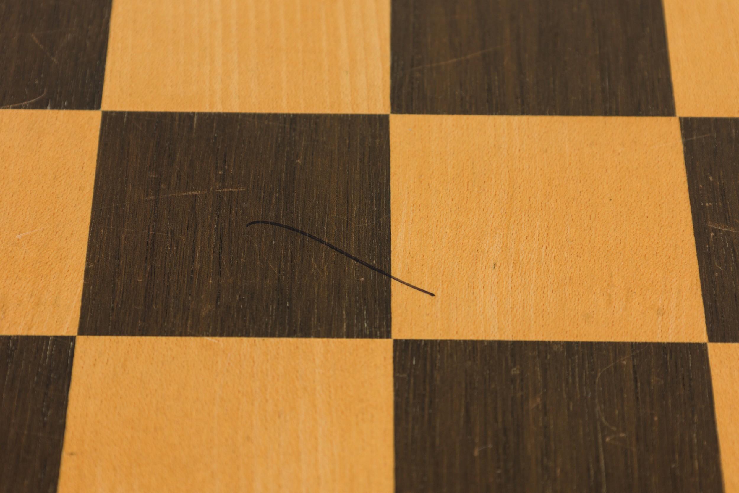 American Mid-Century Mahogany and Maple Chess Board Bon état - En vente à Queens, NY