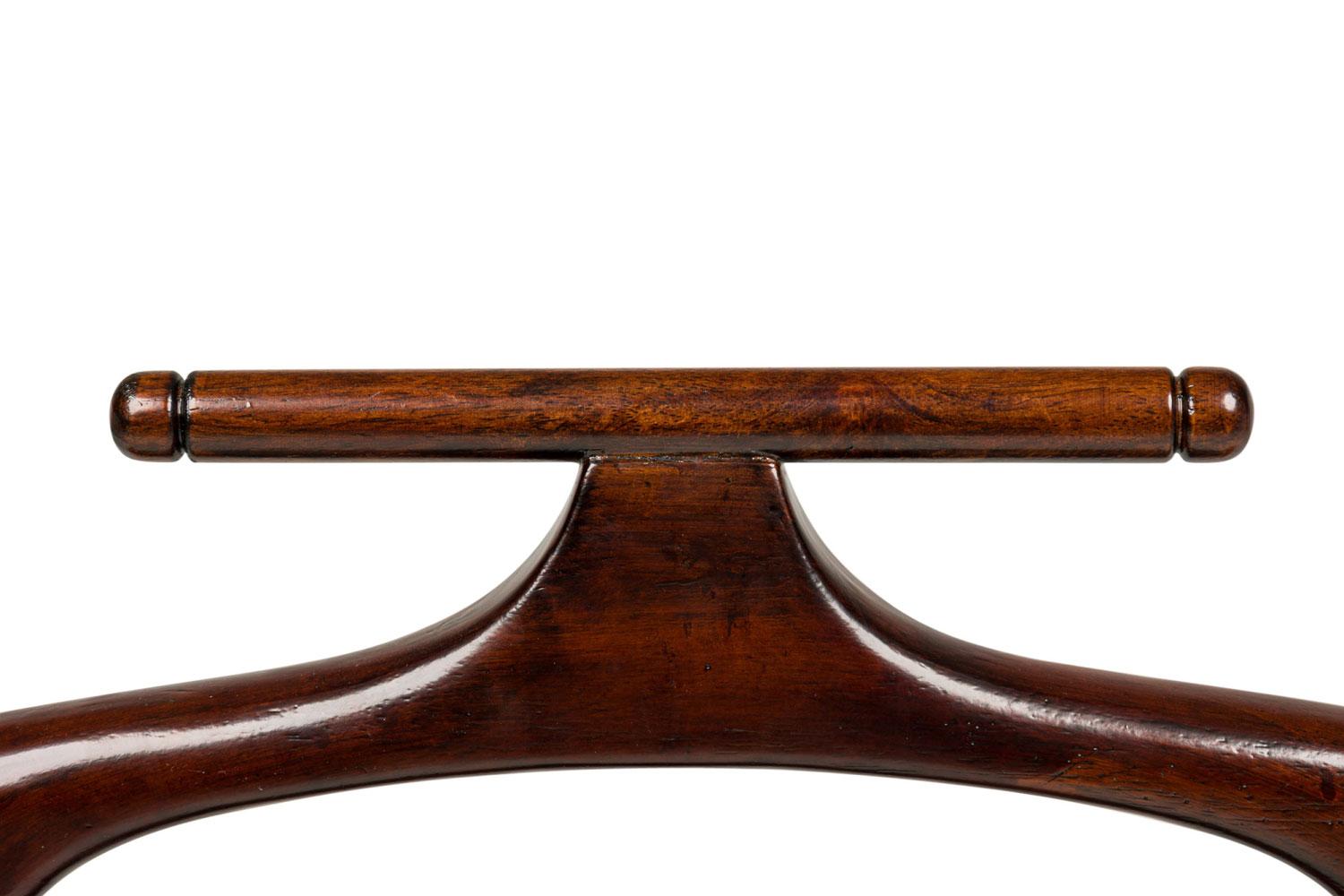 Acajou Valet de chambre en acajou du milieu du siècle dernier en vente