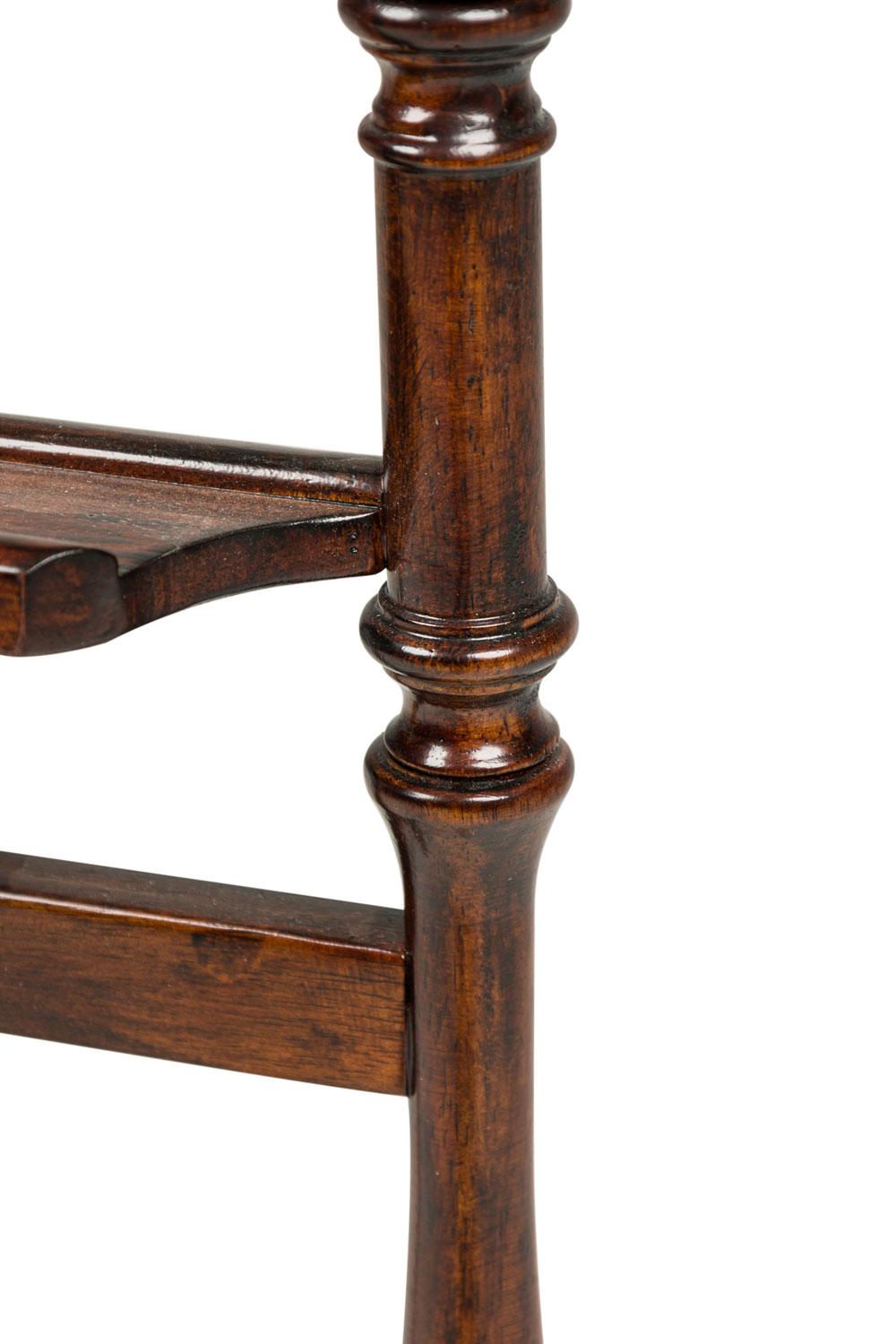 Valet de chambre en acajou du milieu du siècle dernier en vente 2