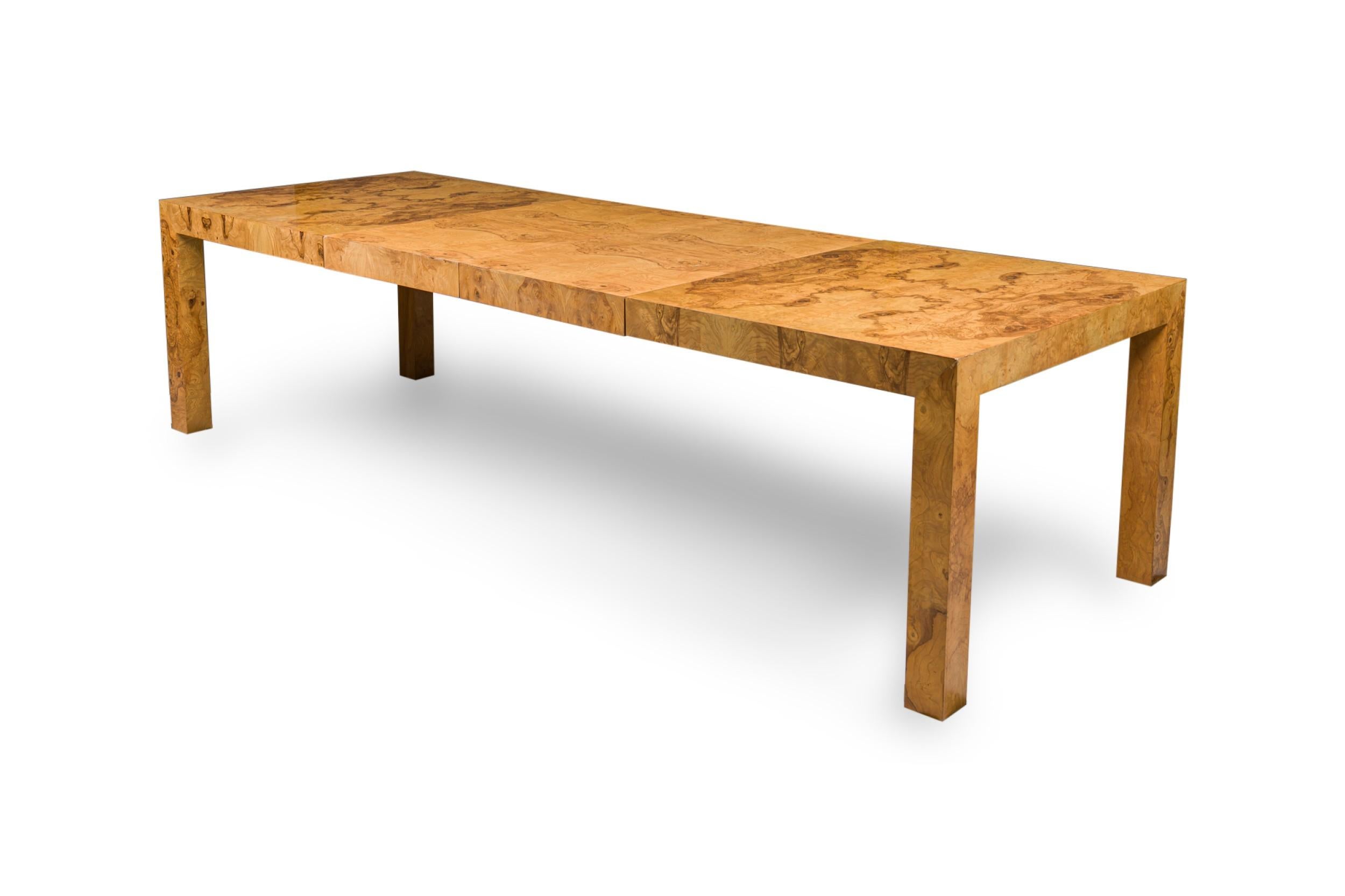 Table de salle à manger à rallonge Milo Baughman du milieu du siècle dernier Bon état - En vente à Queens, NY