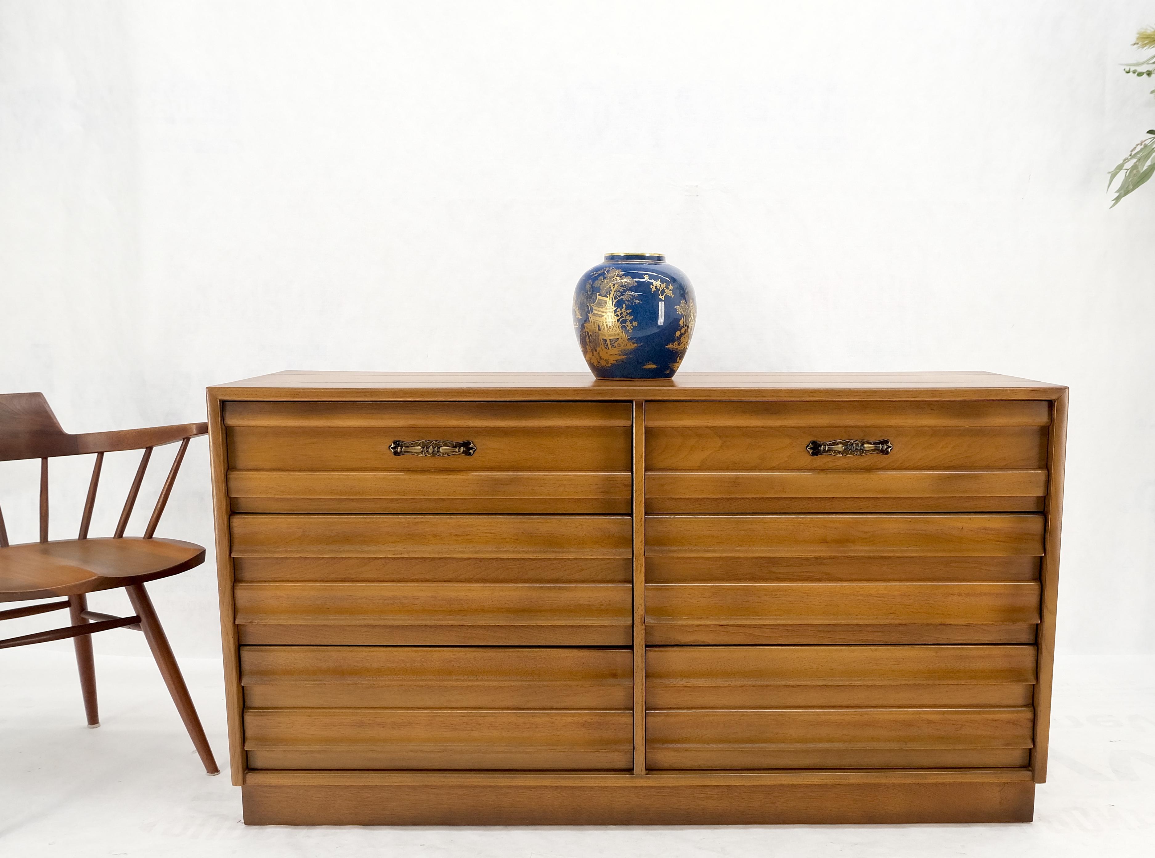 American Mid-Century Modern 6 Drawers Dresser Credenza w Butterfly Joints MINT! For Sale 3