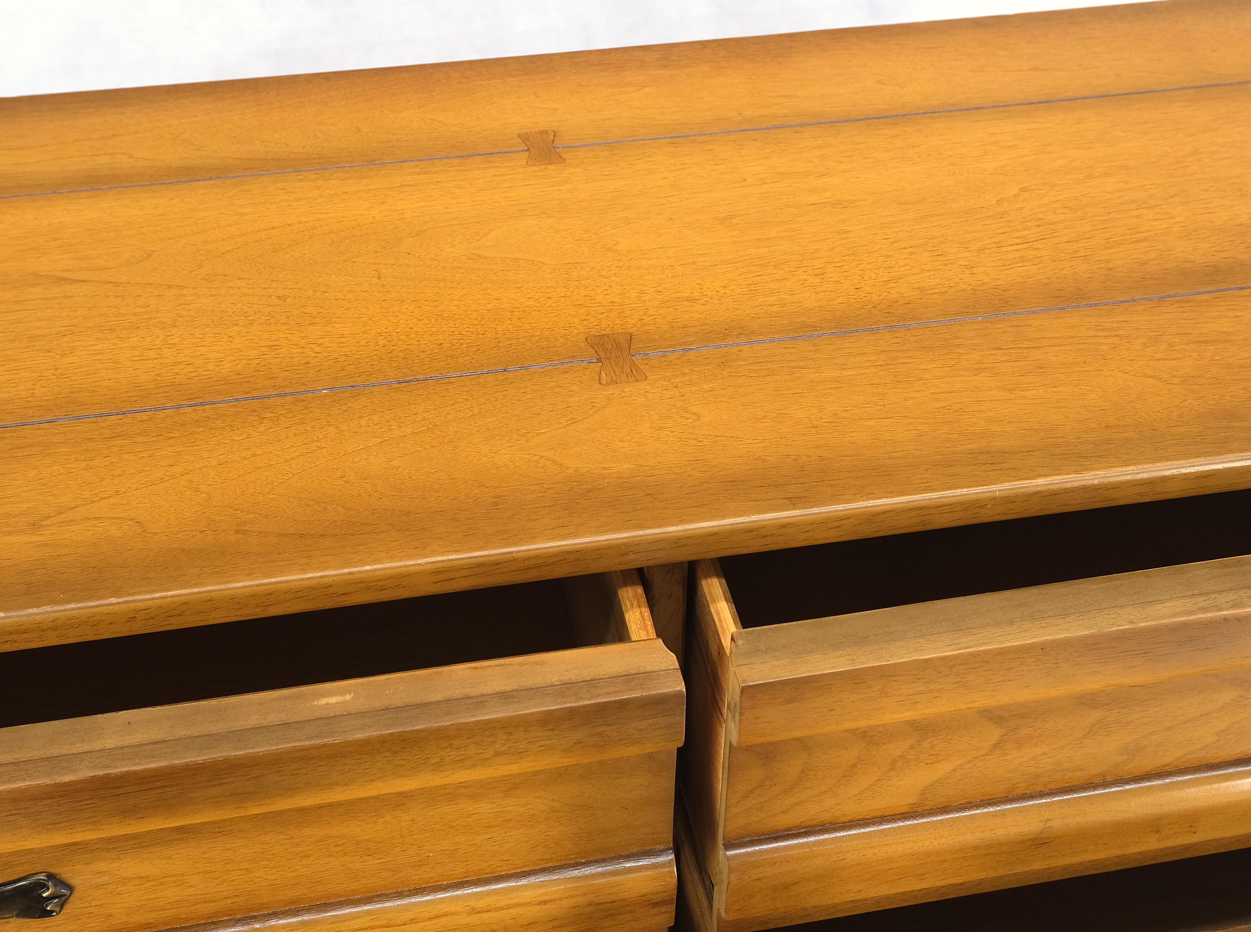 20th Century American Mid-Century Modern 6 Drawers Dresser Credenza w Butterfly Joints MINT! For Sale
