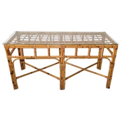 Tavolo consolle a 6 gambe in bambù curvato e rattan con piano in vetro, in stile Mid-Century Modern americano