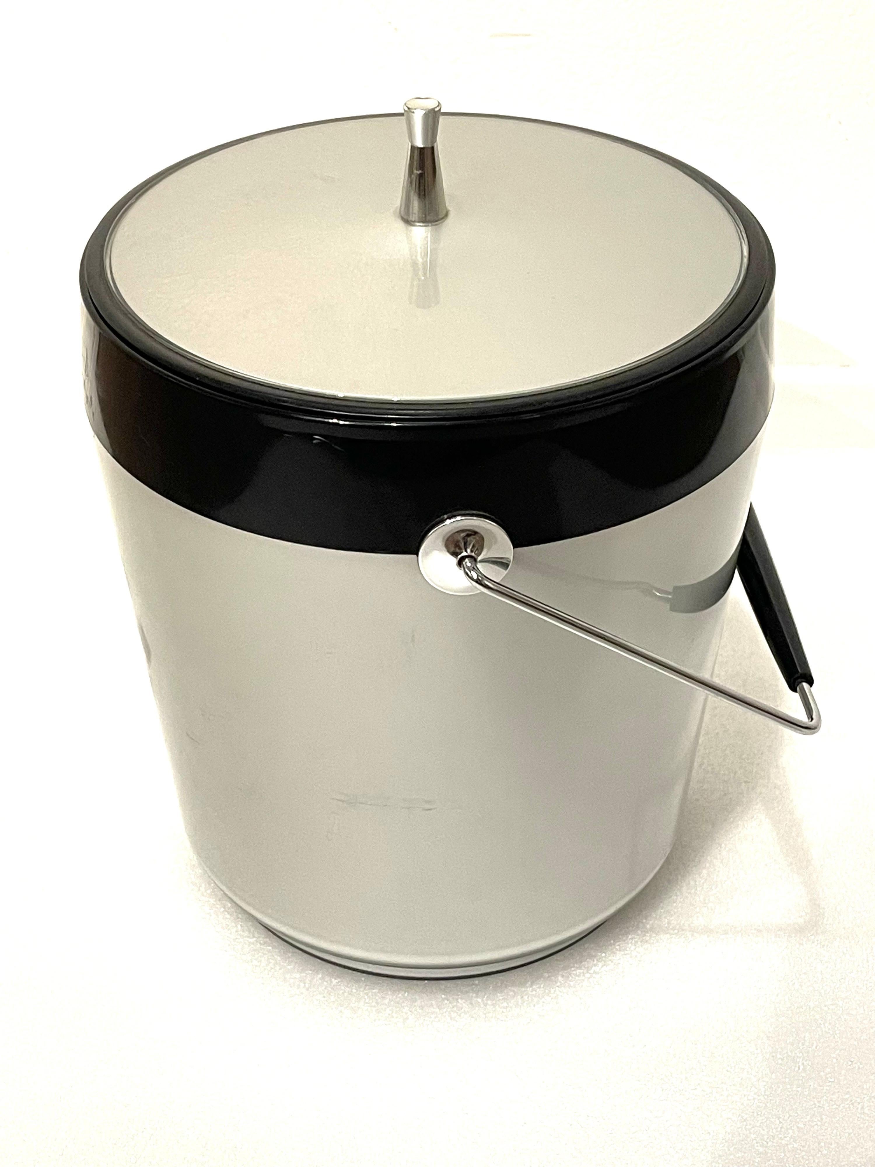 20th Century American Mid-Century Modern Atomic Age Ice Bucket