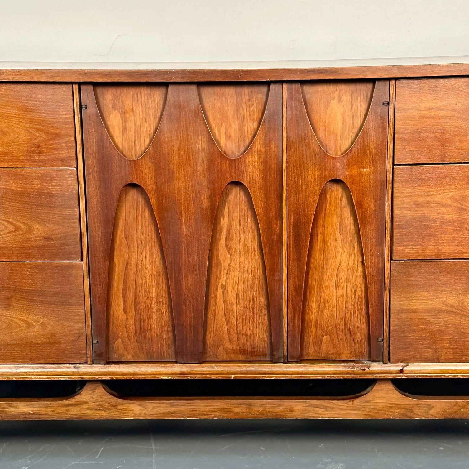 American Mid-Century Modern Broyhill Brasilia Dresser / Sideboard, Brutalist 2