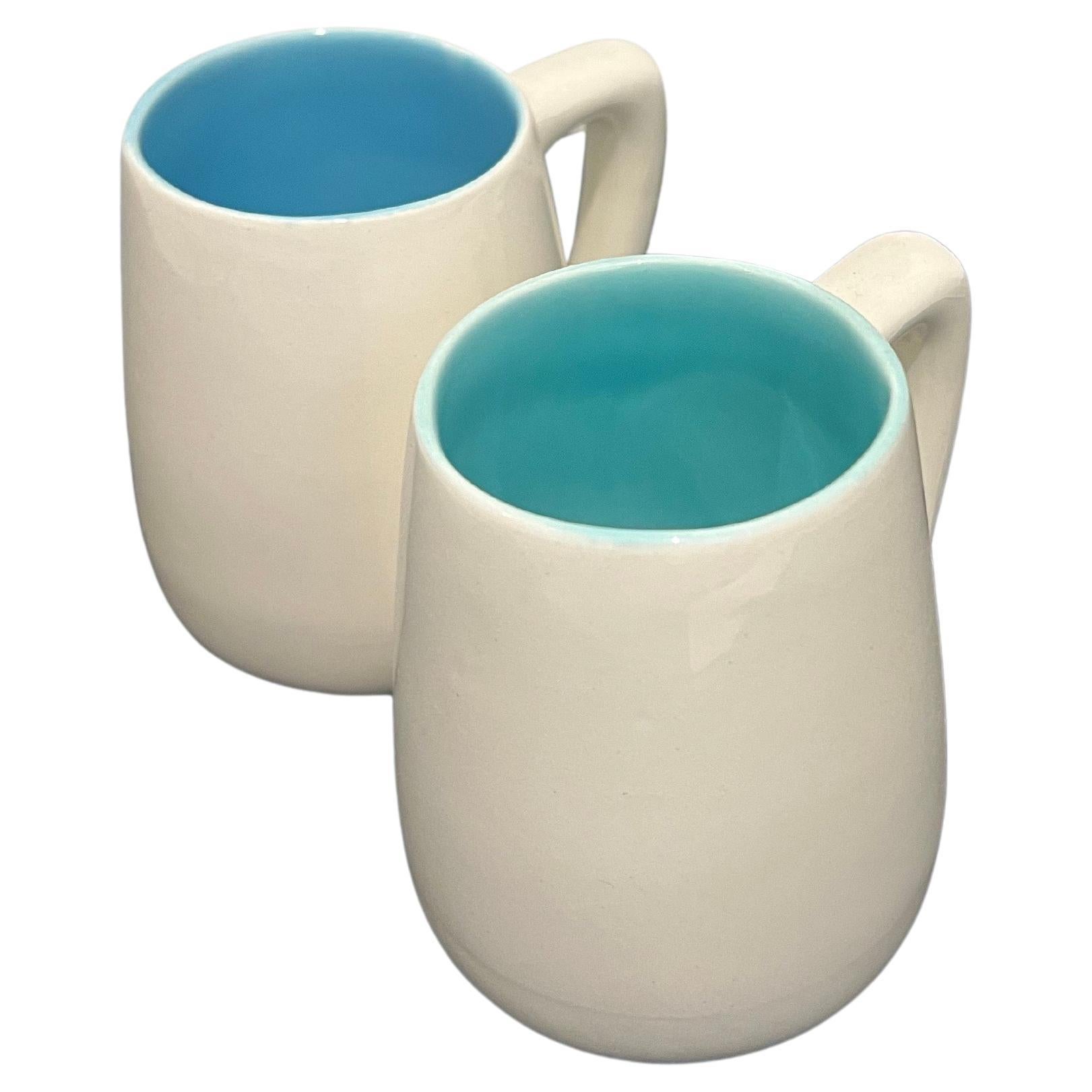 Stravagante e raro set di 6 tazze, zuccheriera e caddy della California Pottery Leucadia Vadna Ware, in ottime condizioni, ogni tazza ha un colore diverso, bellissimo set raro e difficile da trovare come questi, così pulito.