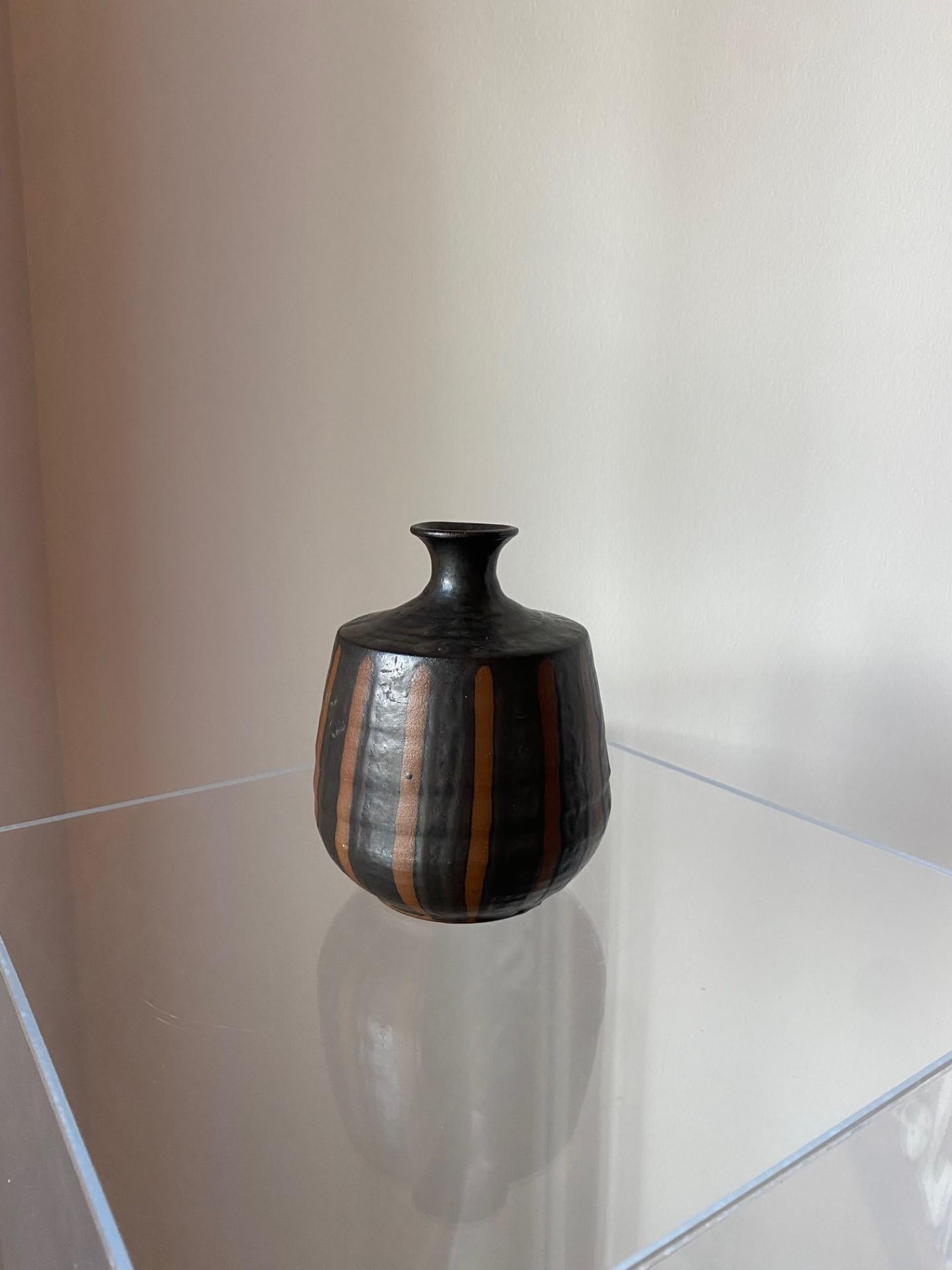 American Mid century Modern California Pottery Ceramic Vase In Good Condition For Sale In San Diego, CA