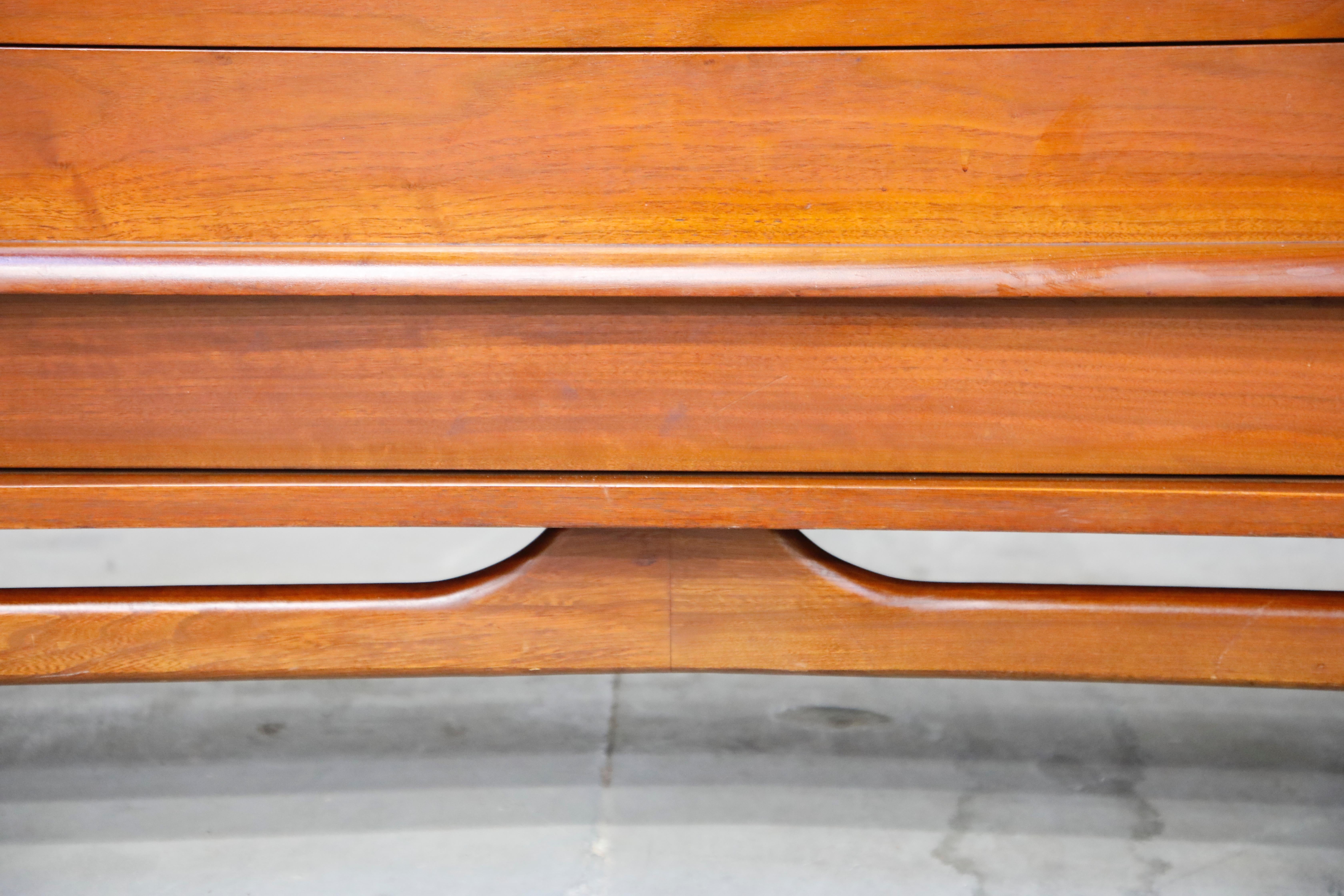 American Mid-Century Modern China Display Cabinet, circa 1950s 10