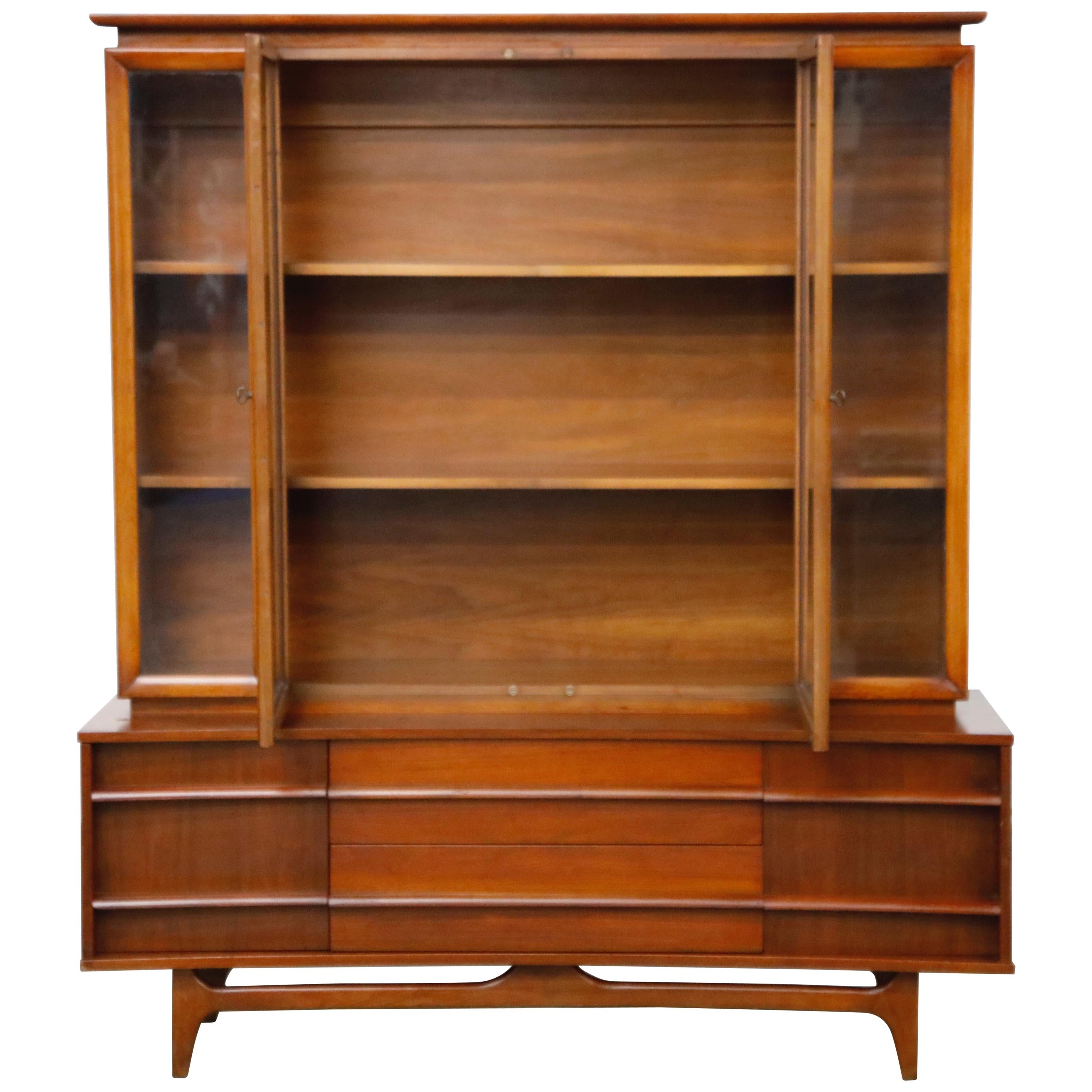 American Mid-Century Modern China Display Cabinet, circa 1950s