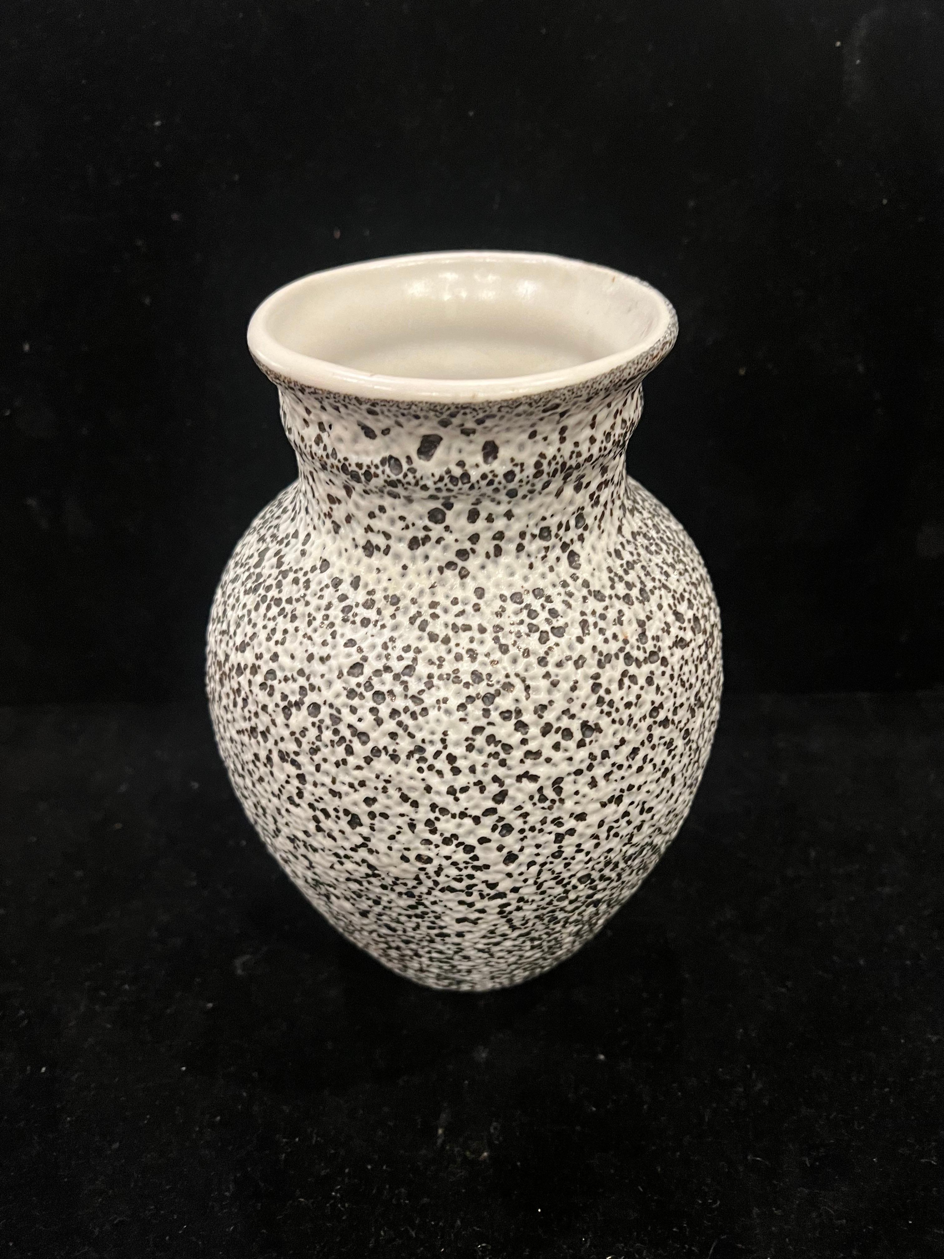 20th Century American Mid-Century Modern Douglas Ferguson Pigeon Forge Pottery Vase Signed For Sale