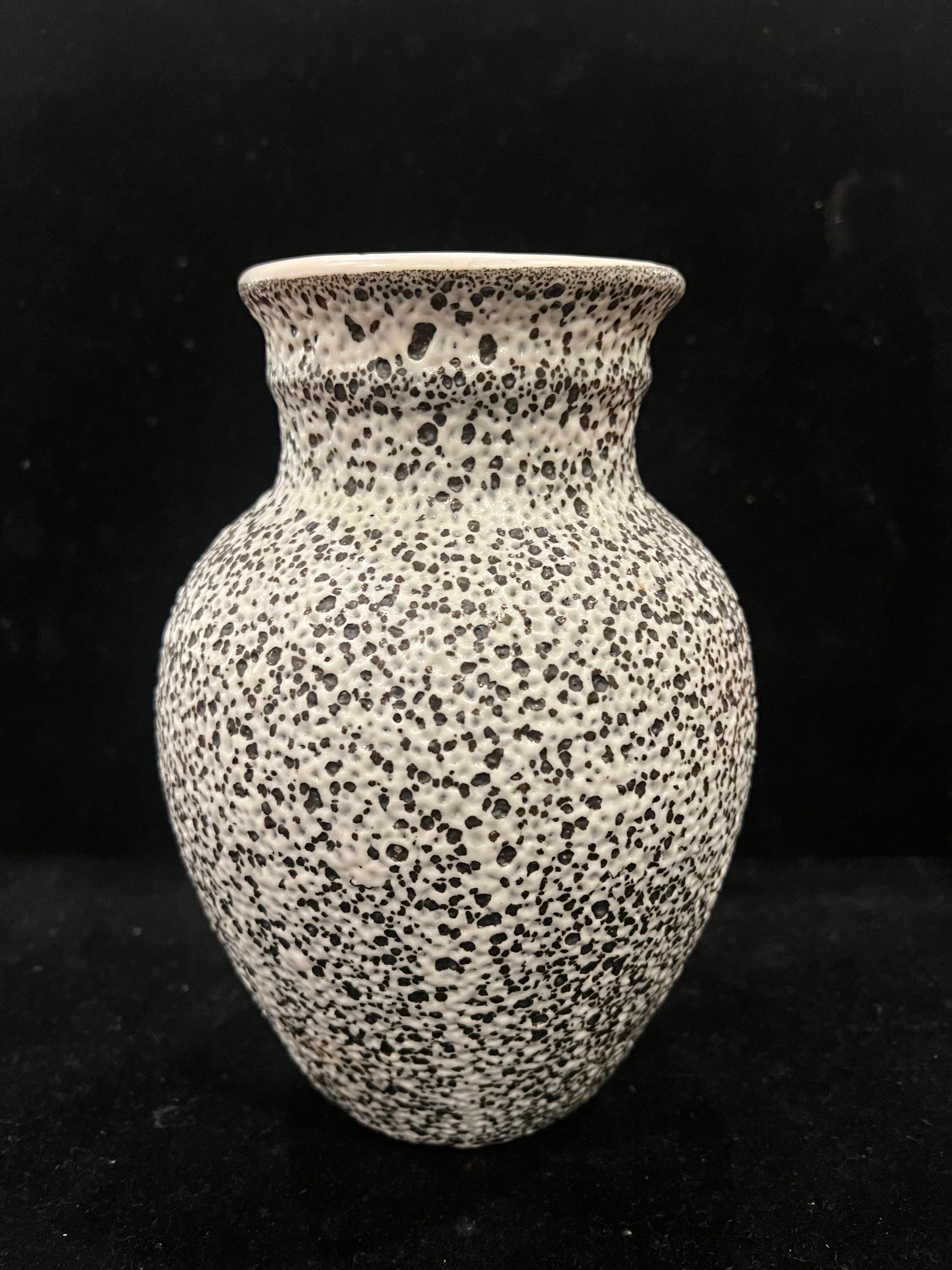 American Mid-Century Modern Douglas Ferguson Pigeon Forge Pottery Vase Signed For Sale 1
