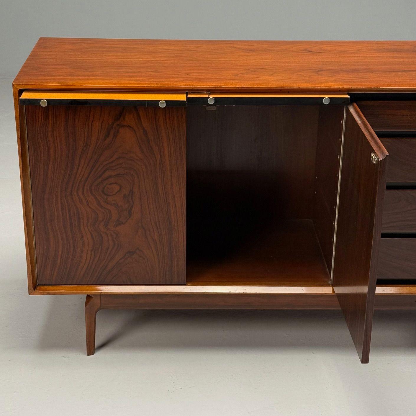 American Mid-Century Modern, Dresser, Rosewood, Walnut, United States, 1950s For Sale 7
