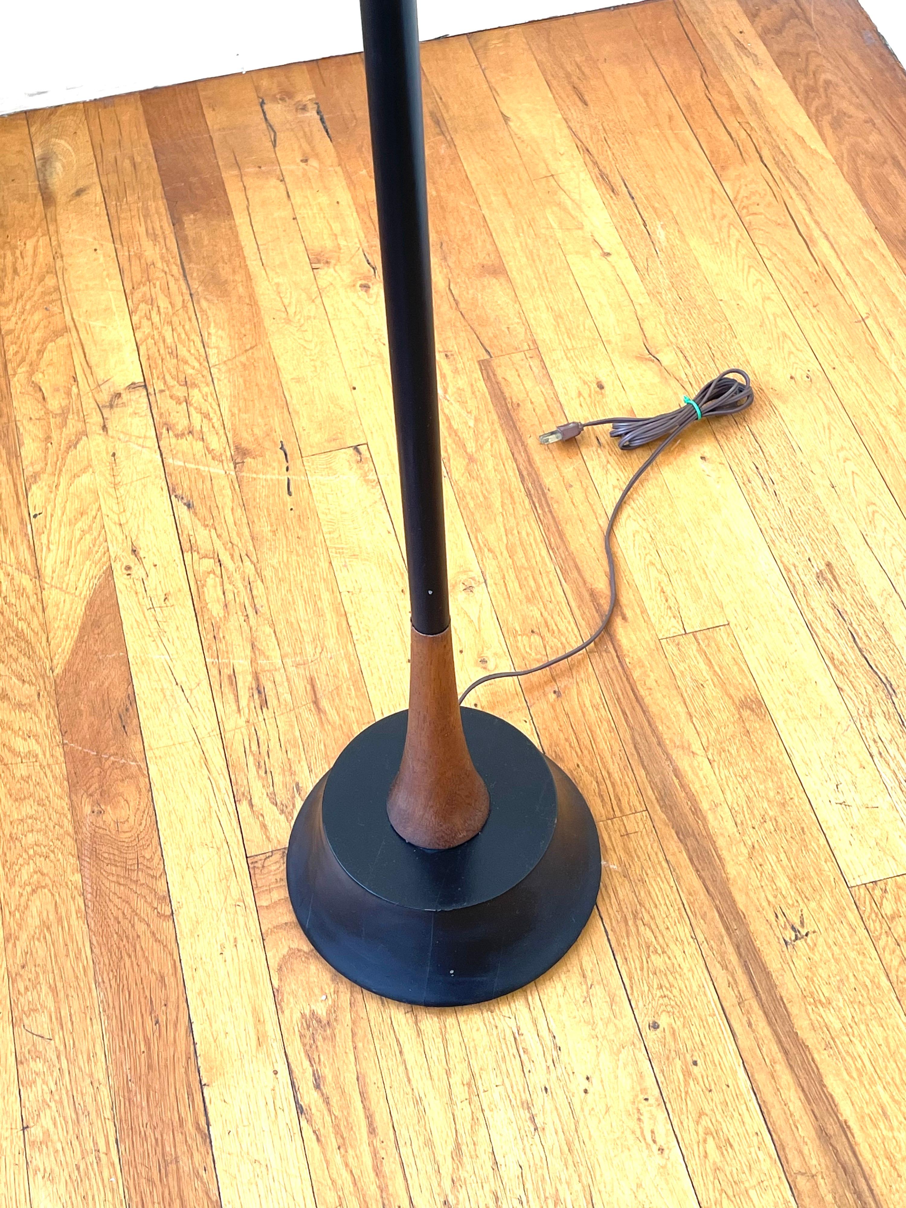 Walnut American Mid-Century Modern Floor Lamp by Laurel Lamp Company