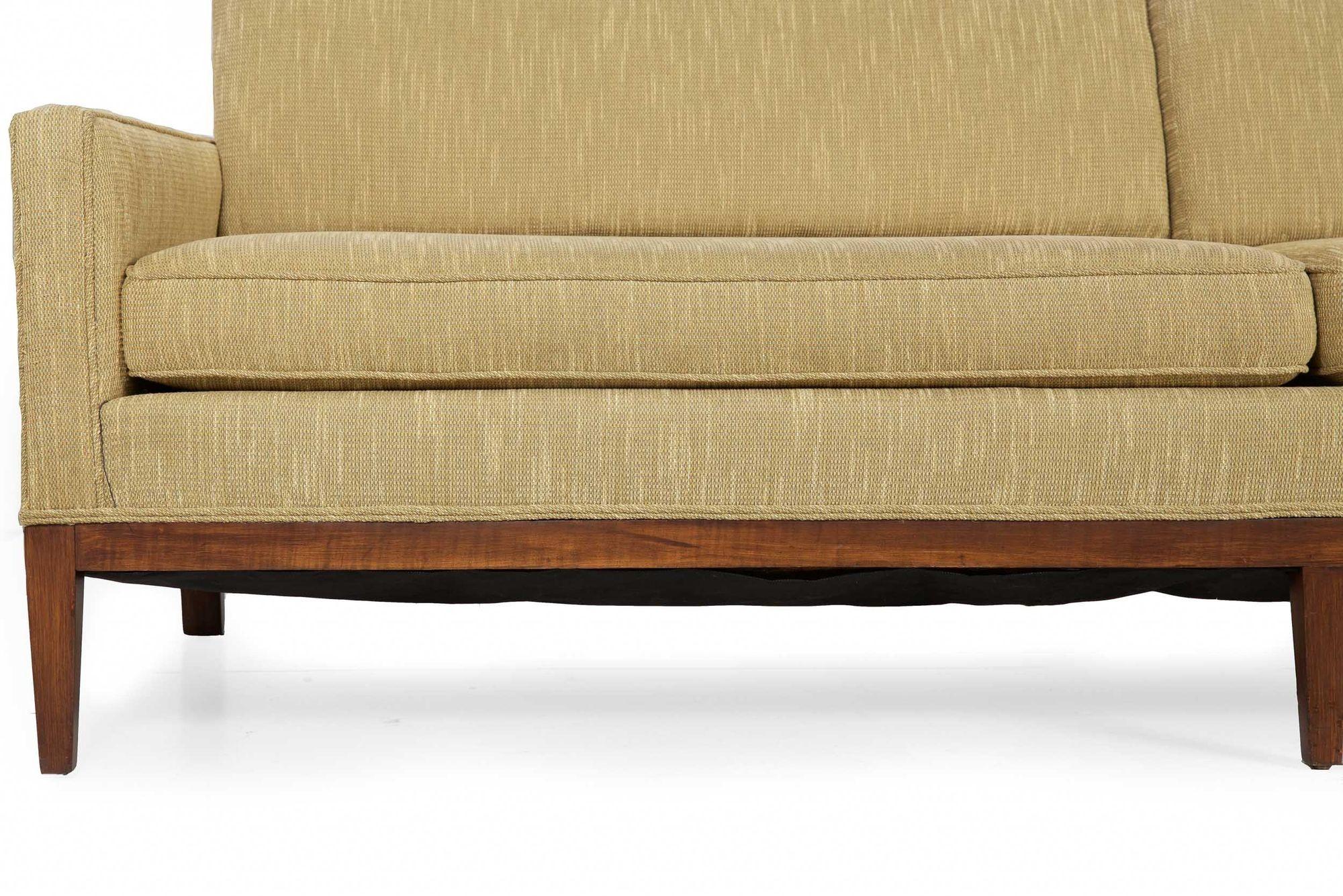 A very nice mid-century sofa from Lane's highly sought-after 