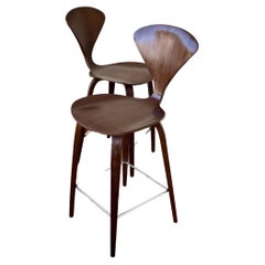 Used American Mid-Century Modern Pair of Barstools by Norman Cherner 2 Sets Available