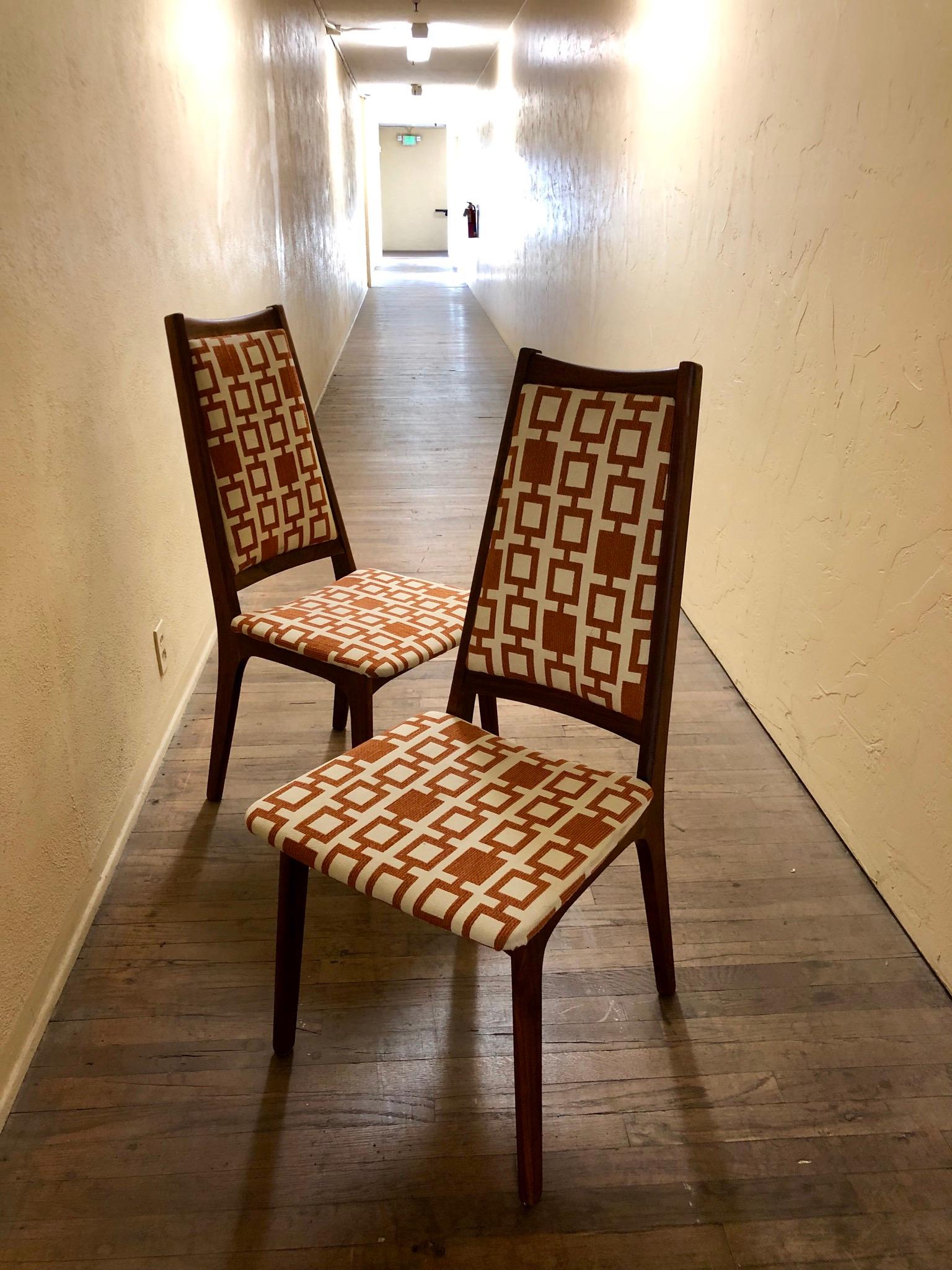 American Mid-Century Modern Pair of Tall Back Walnut Frames Chairs In Good Condition In San Diego, CA