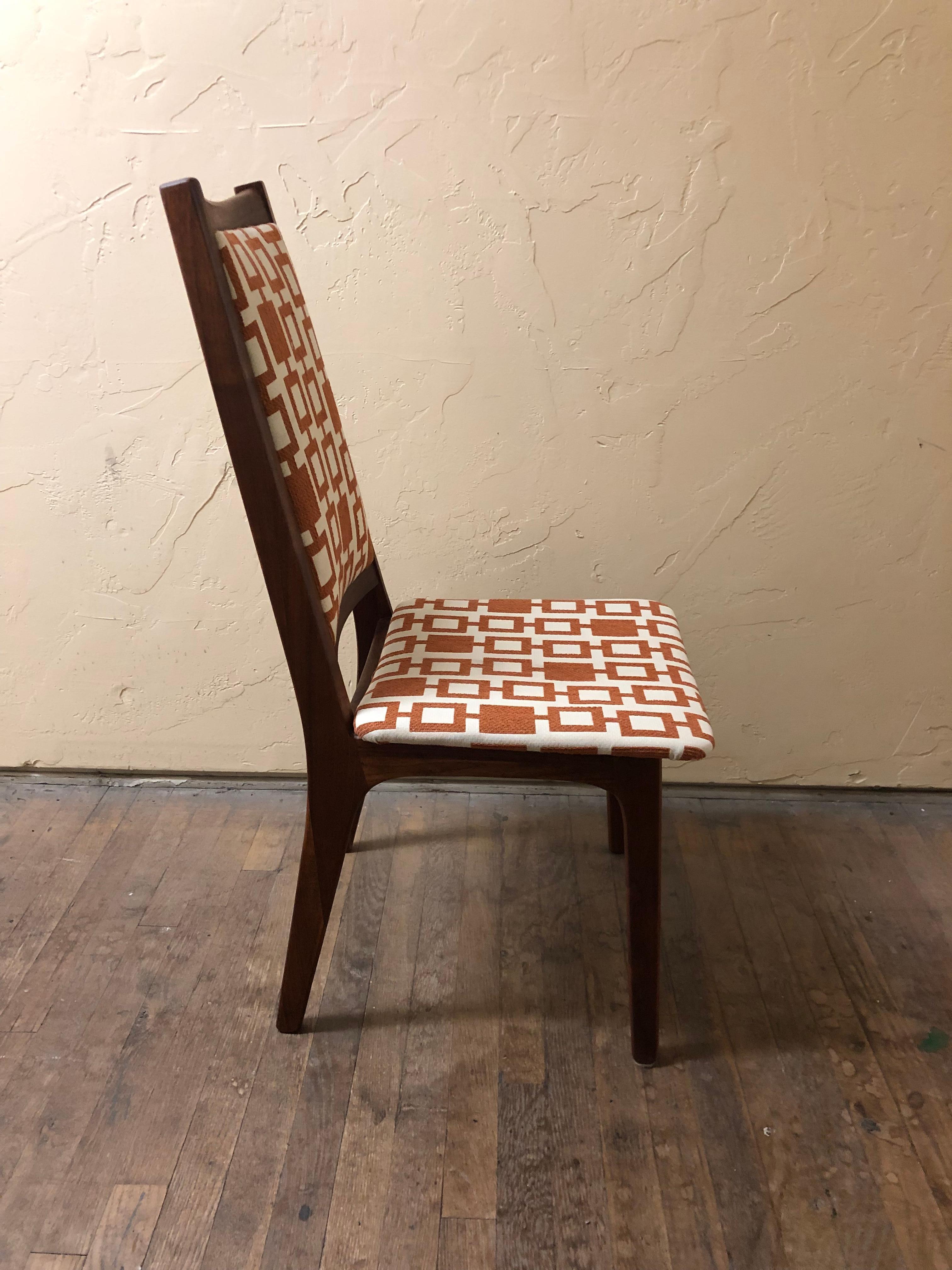 20th Century American Mid-Century Modern Pair of Tall Back Walnut Frames Chairs