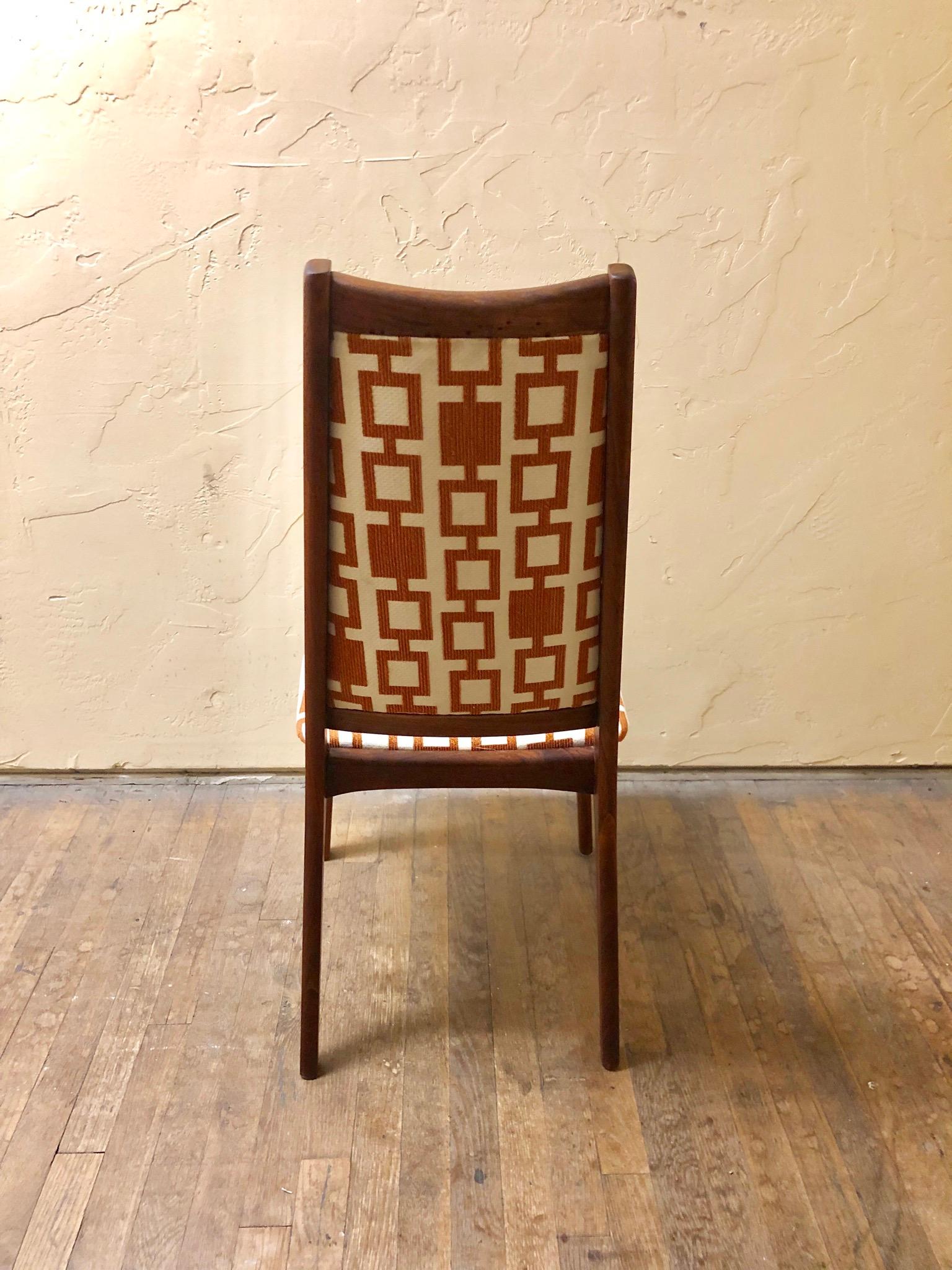American Mid-Century Modern Pair of Tall Back Walnut Frames Chairs 2