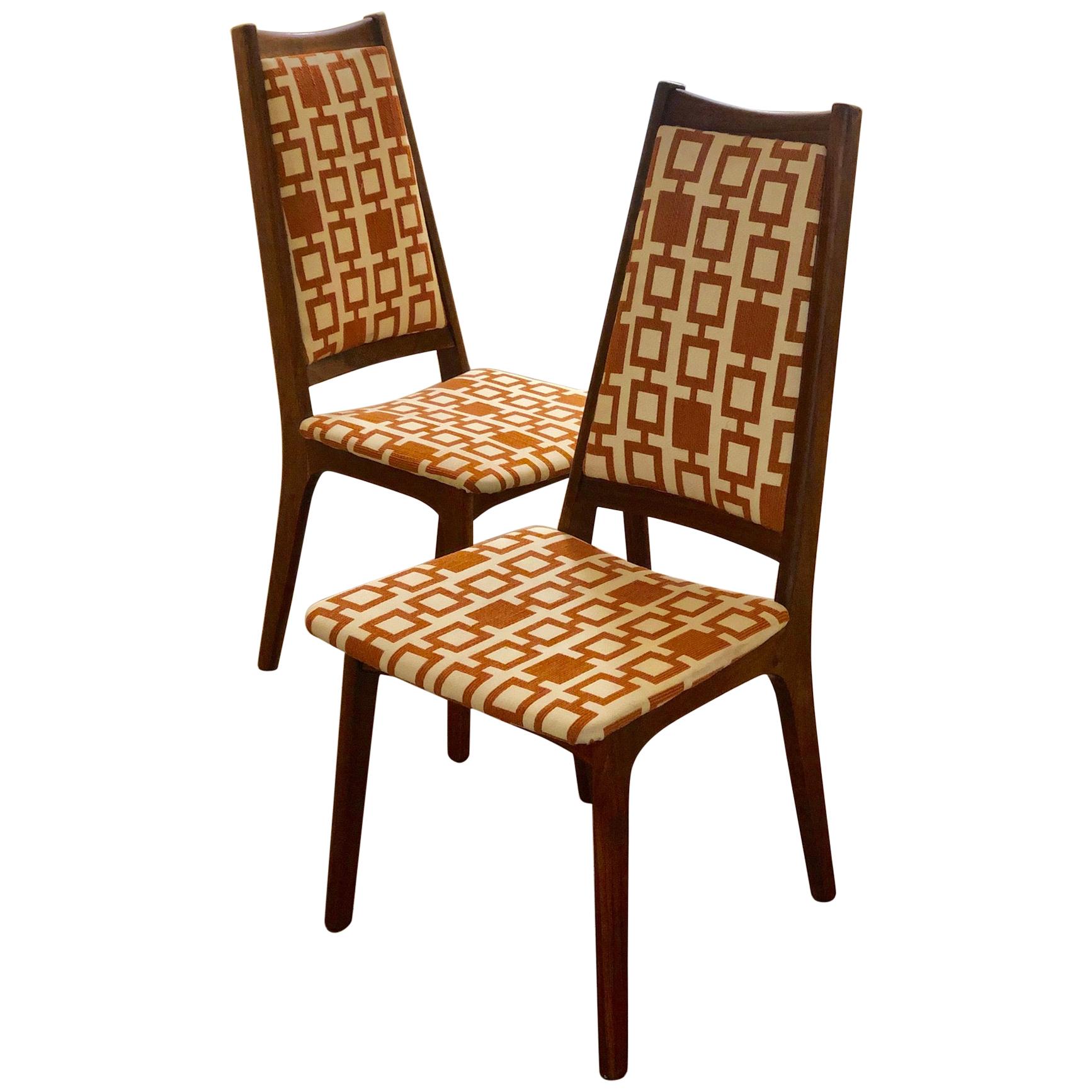American Mid-Century Modern Pair of Tall Back Walnut Frames Chairs