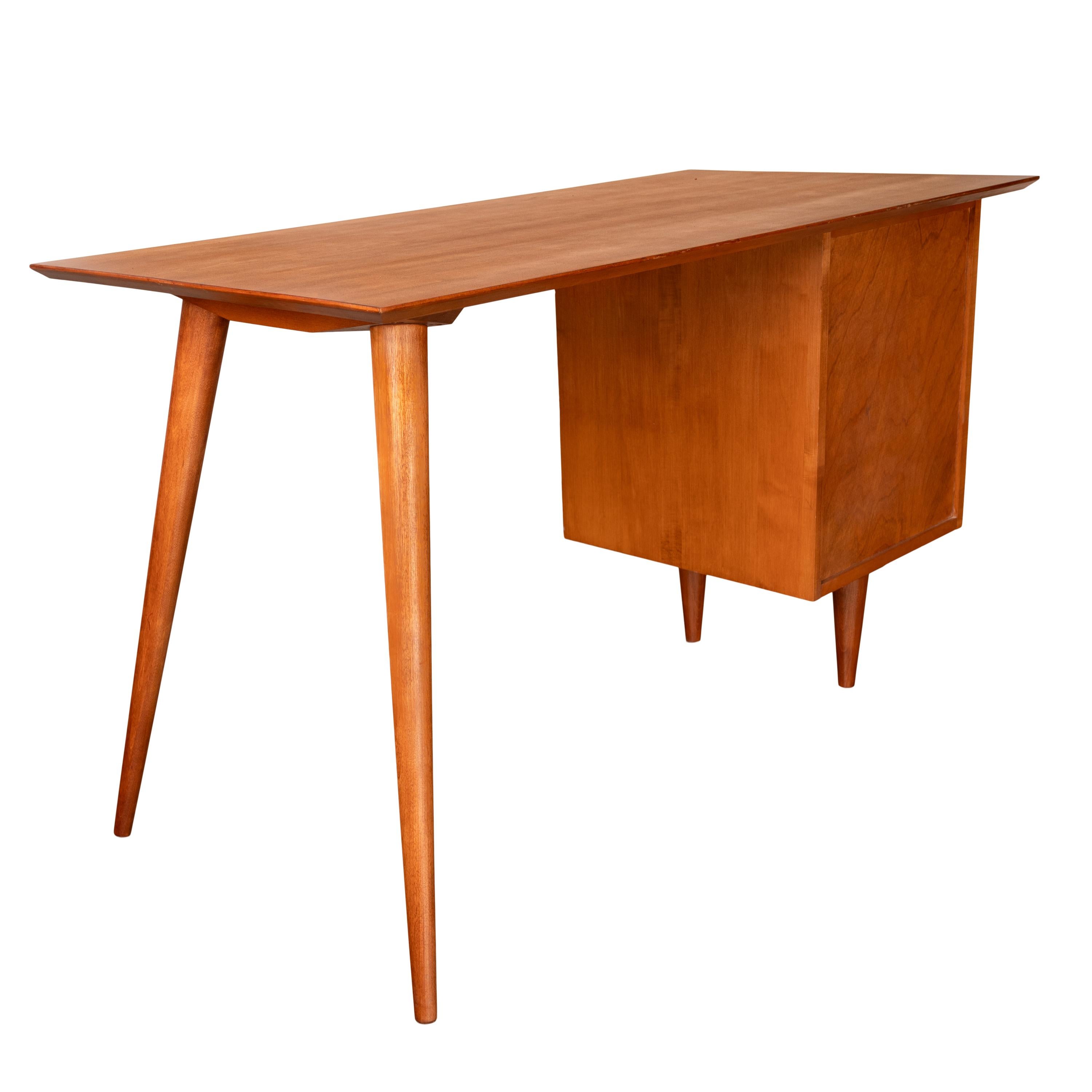American Mid Century Modern Paul McCobb Planner Group Maple # 1560 Desk 1950's For Sale 4