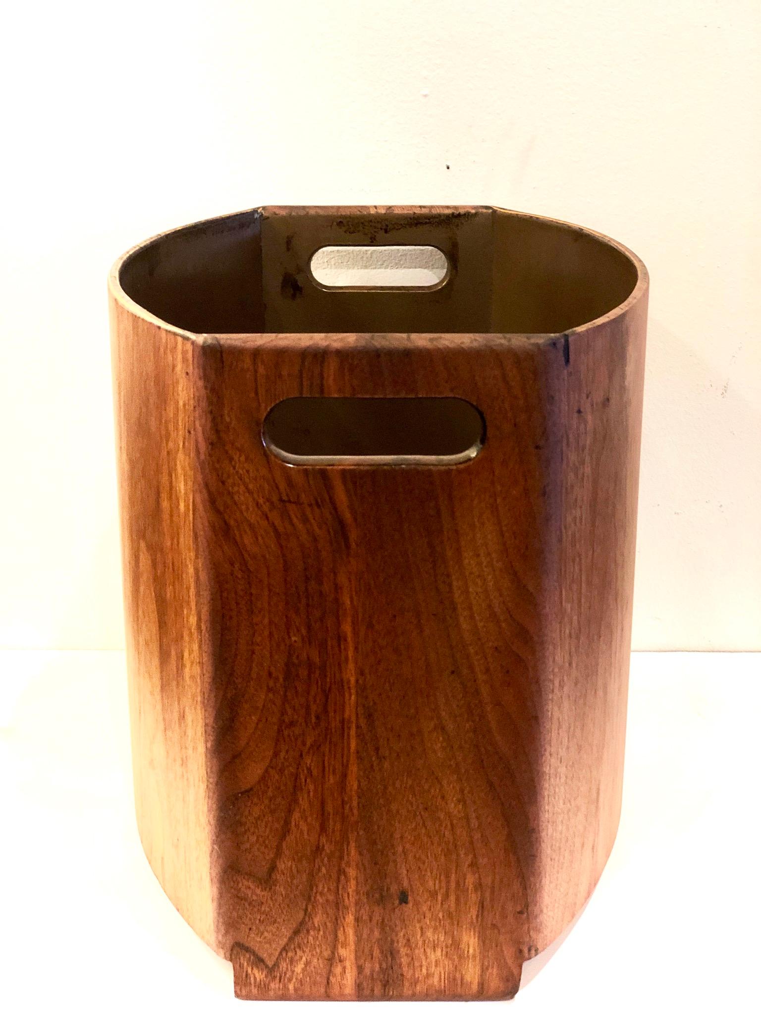 American Mid-Century Modern Rare Large Wastebasket with Handles by Stow Davis In Good Condition In San Diego, CA