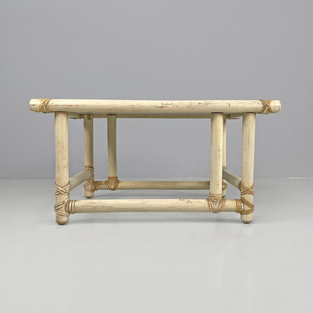 Mesa de centro americana moderna de mediados de siglo de ratán y madera blanca de Mcguire, años 60 mediados del siglo XX en venta