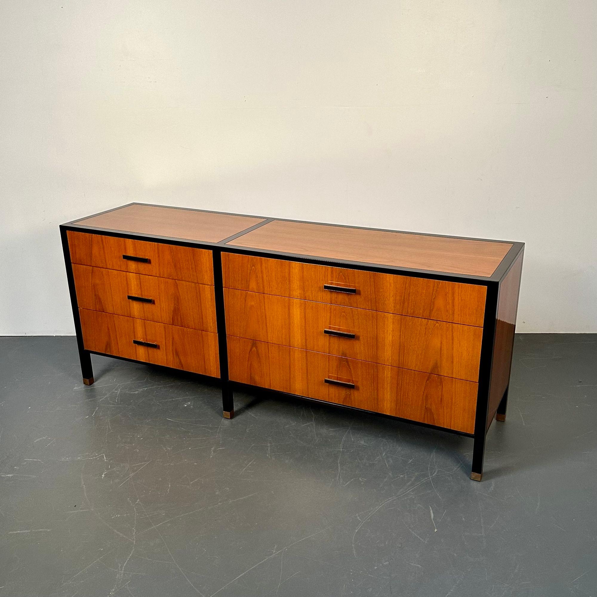 American Mid-Century Modern Rosewood Dresser / Sideboard by Harvey Probber 1960s For Sale 1