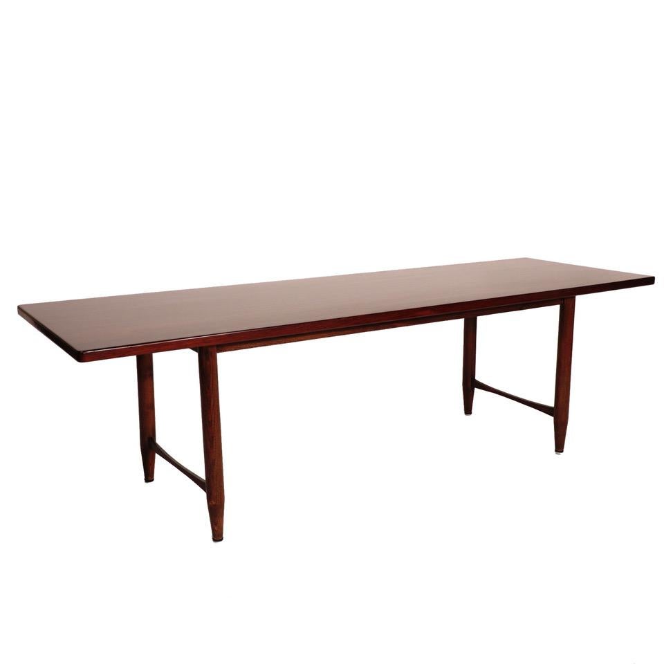 American Mid-Century Modern Rosewood Veneer Cocktail Table In Good Condition For Sale In New York, NY
