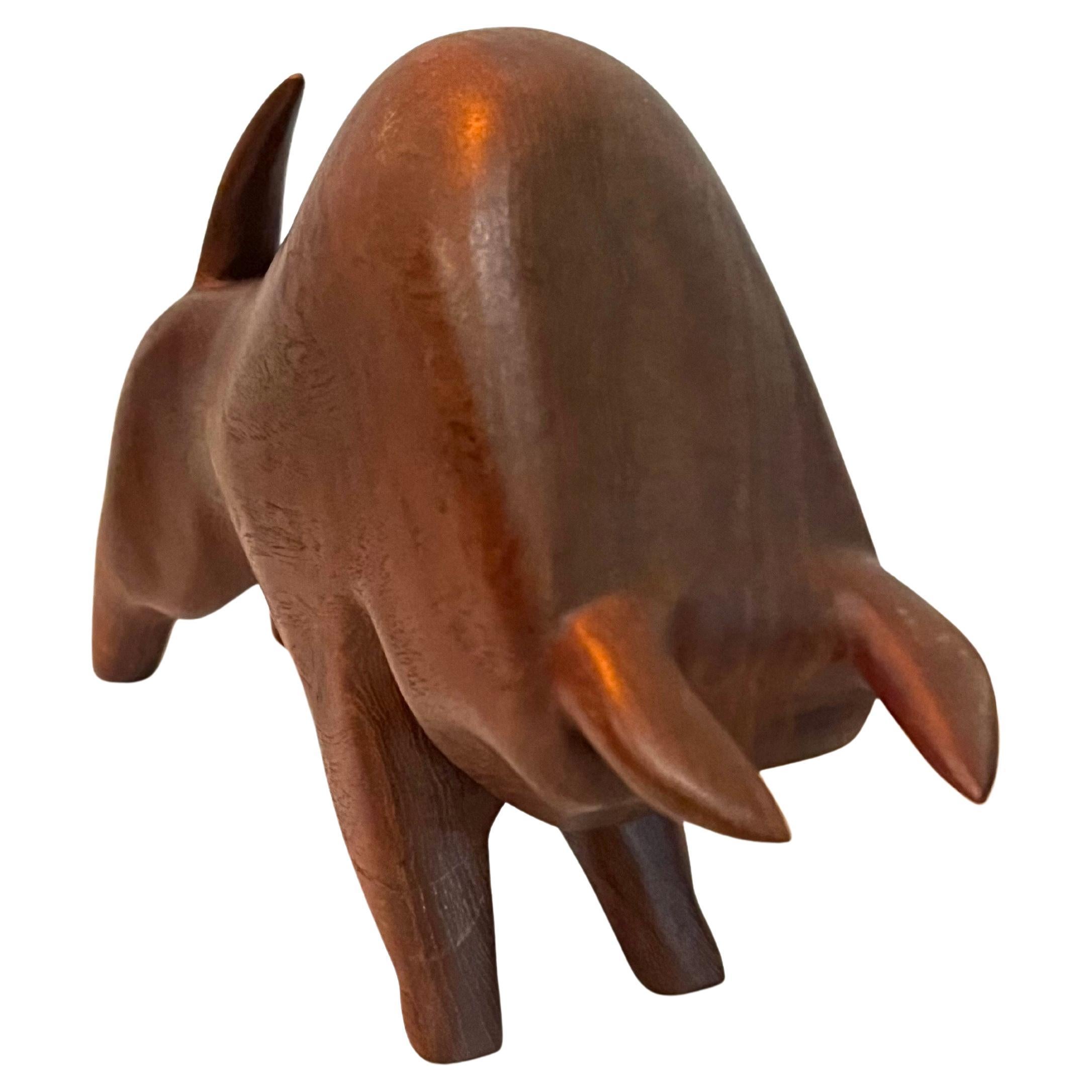 Escultura de Toro de Caoba Maciza Americana Moderna de Mediados de Siglo Madera Tallada Estadounidense en venta