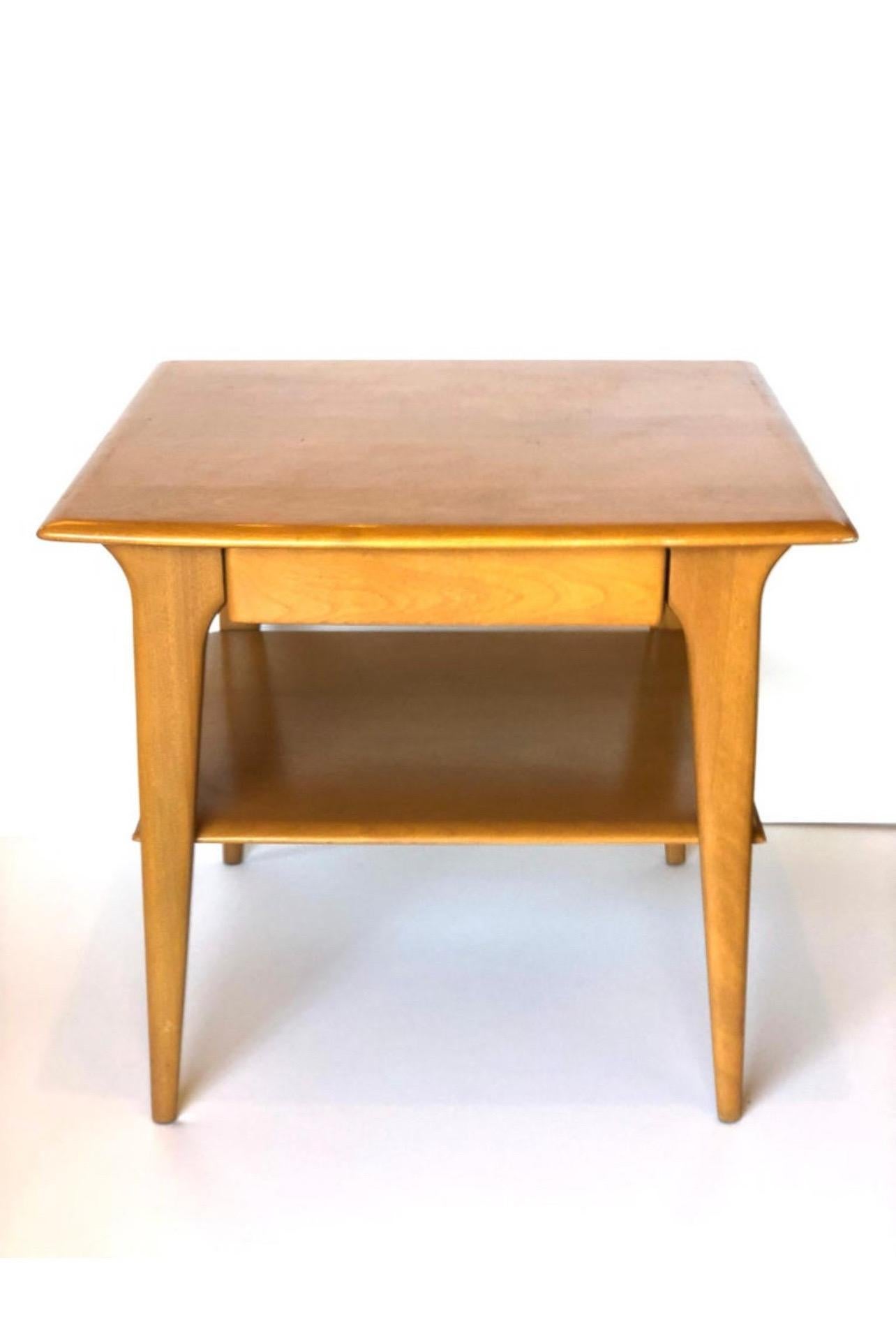 Amerikanischer hoher amerikanischer Mid-Century-Modern-Tisch mit Schublade von Heywood Wakefield (Ahornholz) im Angebot