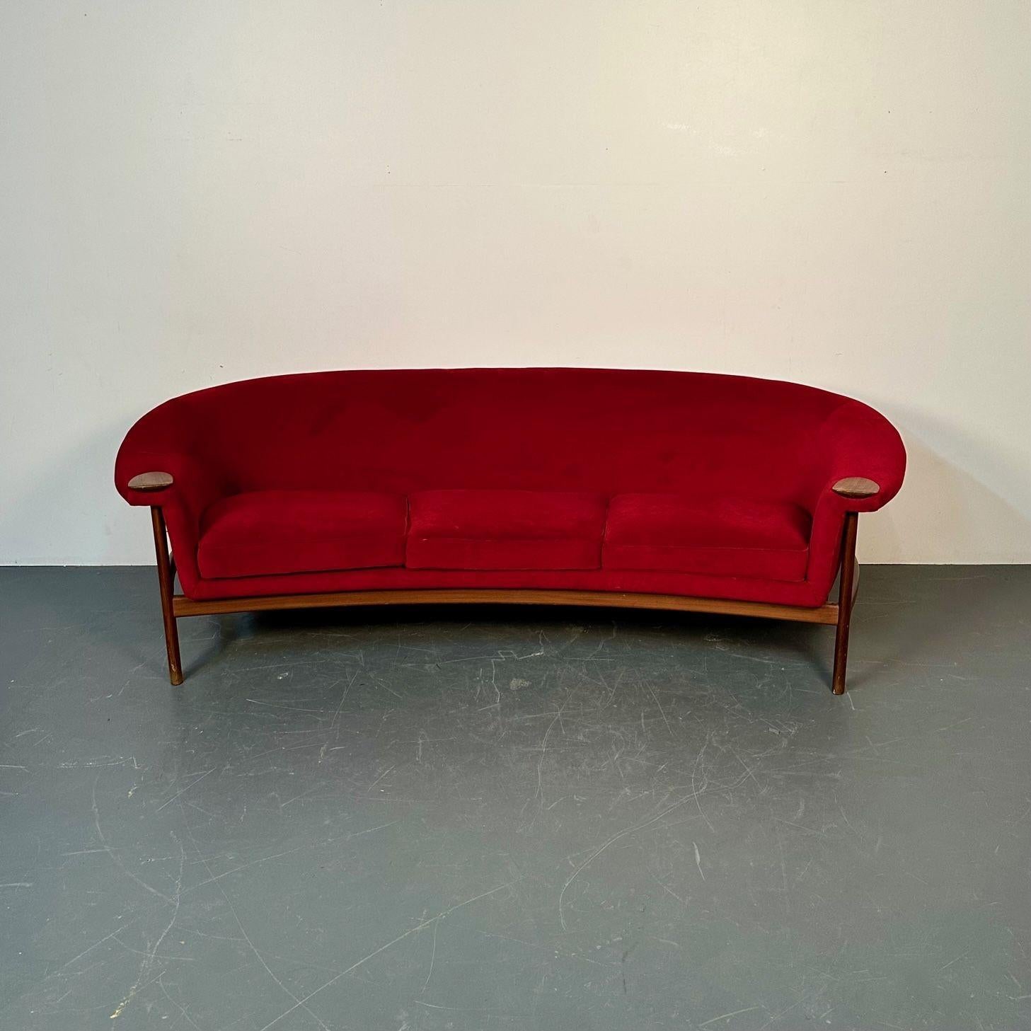 Curved Danish Mid-Century Modern Three Seater Sofa by Johannes Andersen, Walnut
 
Johannes Andersen for Trensum Møbelfabrik Curved Danish Modern Sofa in Walnut and Fabric
 
Curvaceous three seater Danish sofa or settee in its original red upholstery