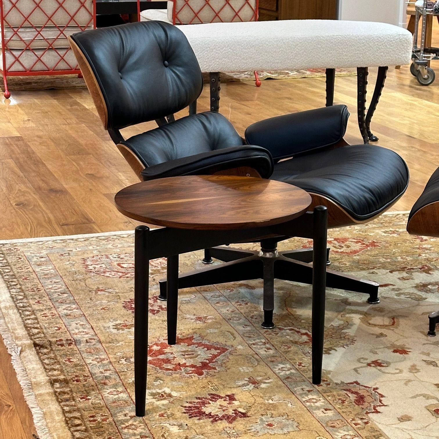 Amerikanische Mid-Century Modern-Beistelltische, Dreibein-Beistelltische, Rosenholzfurnier, lackiertes Holz im Angebot 2