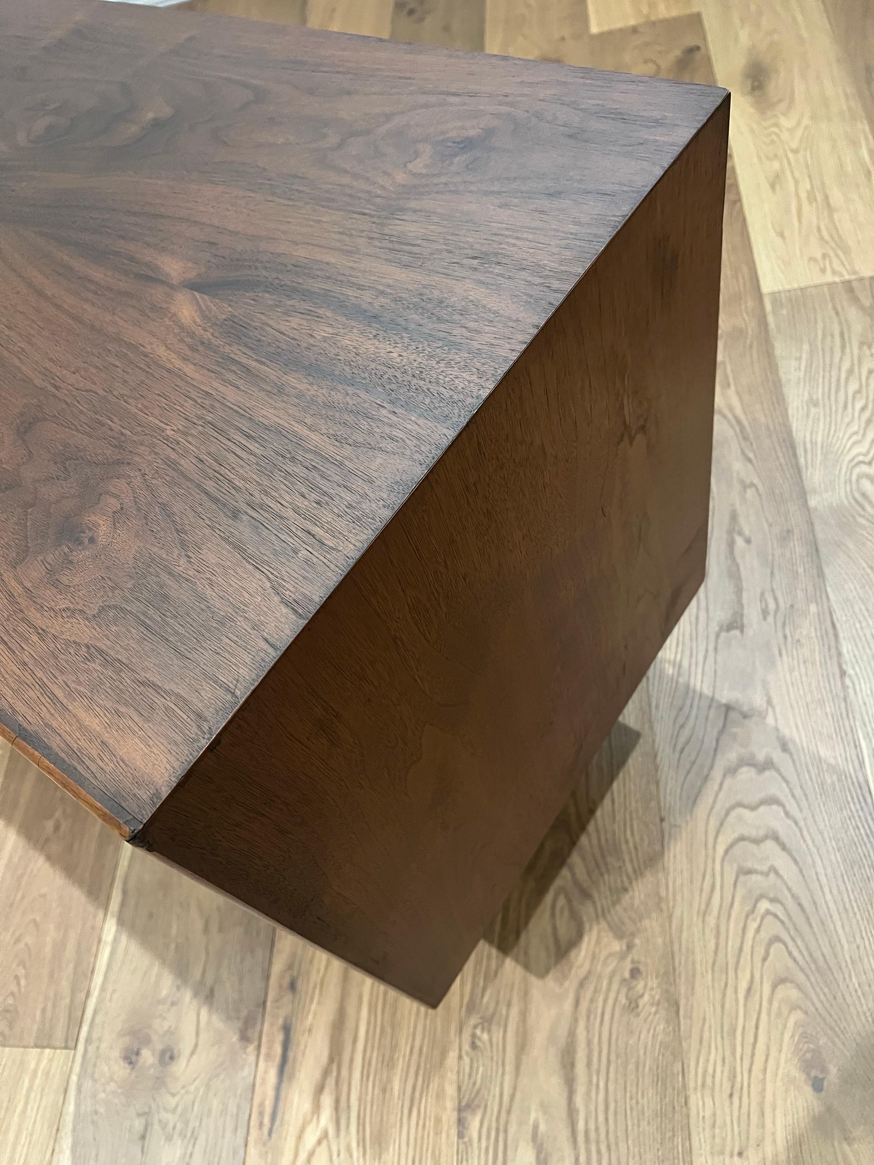 American Mid Century Modern Walnut Drexel Declaration Credenza Kipp Stuart im Angebot 2