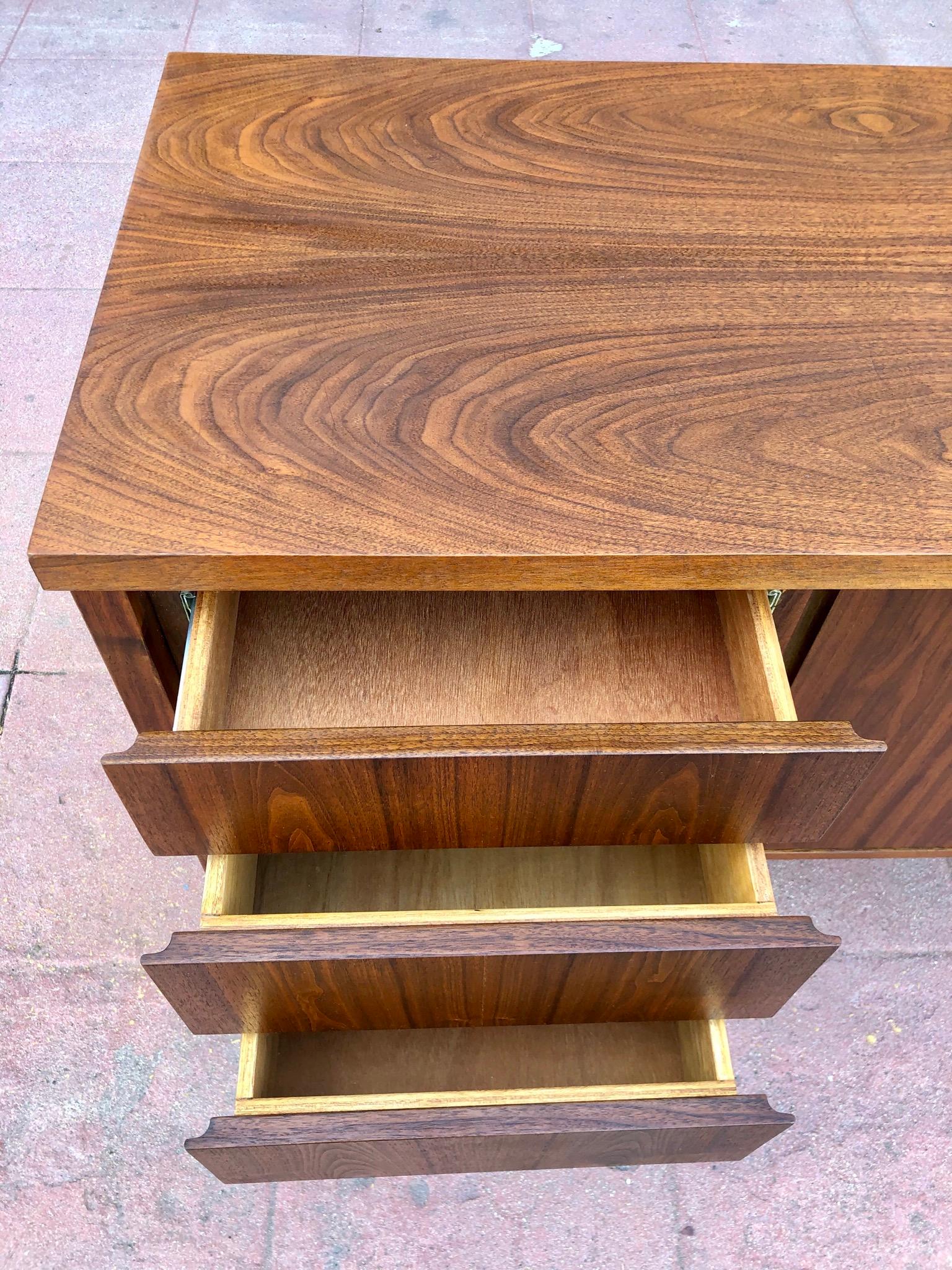 American Mid-Century Modern Walnut Office Credenza with File Drawer In Good Condition In San Diego, CA