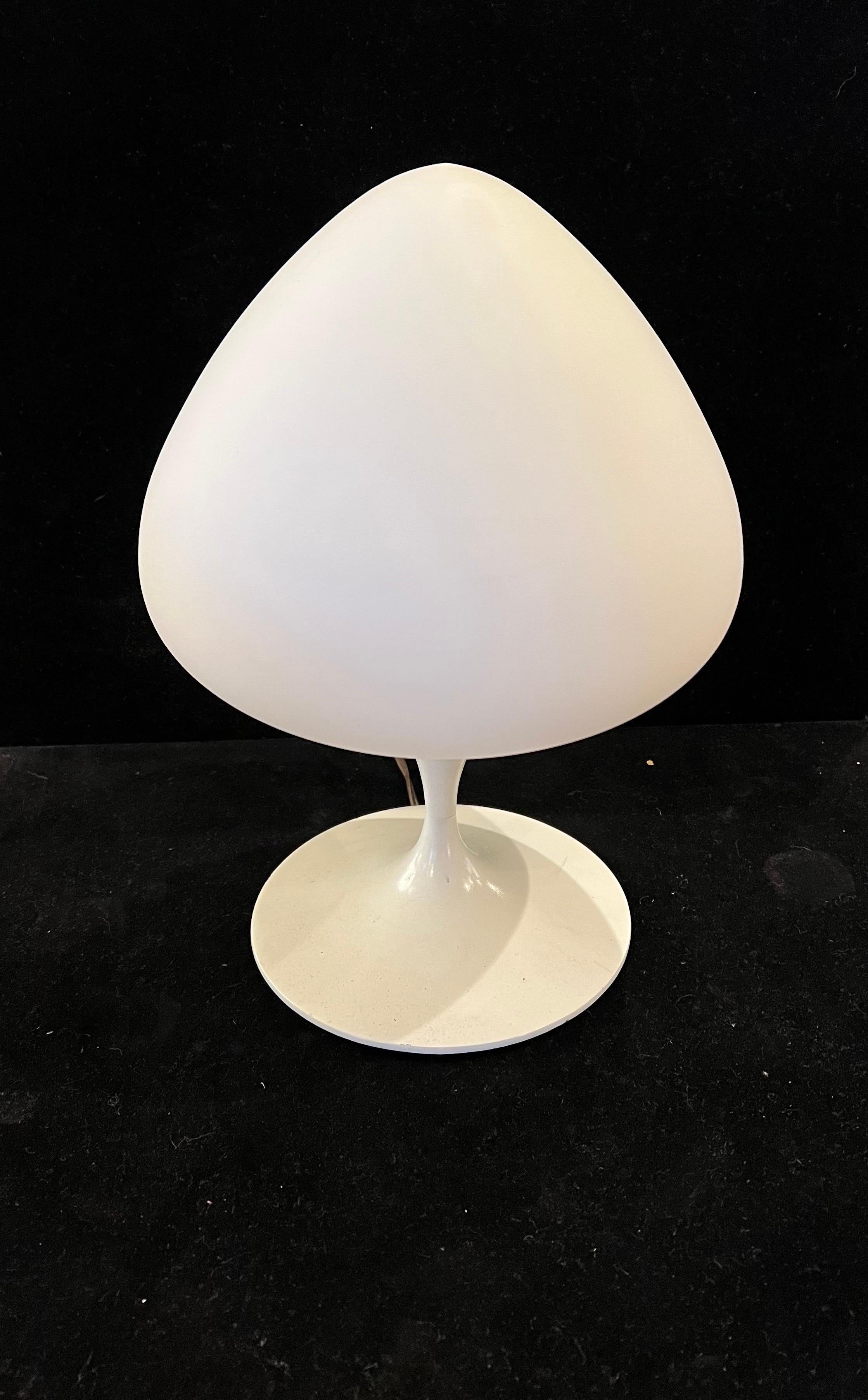 Beautiful elegant Mid-Century table desk lamp, by Laurel, manufacture Co. in a white enameled satin finish and great condition with Its original milk satin Italian glass acorn shade, the base its nice and clean.