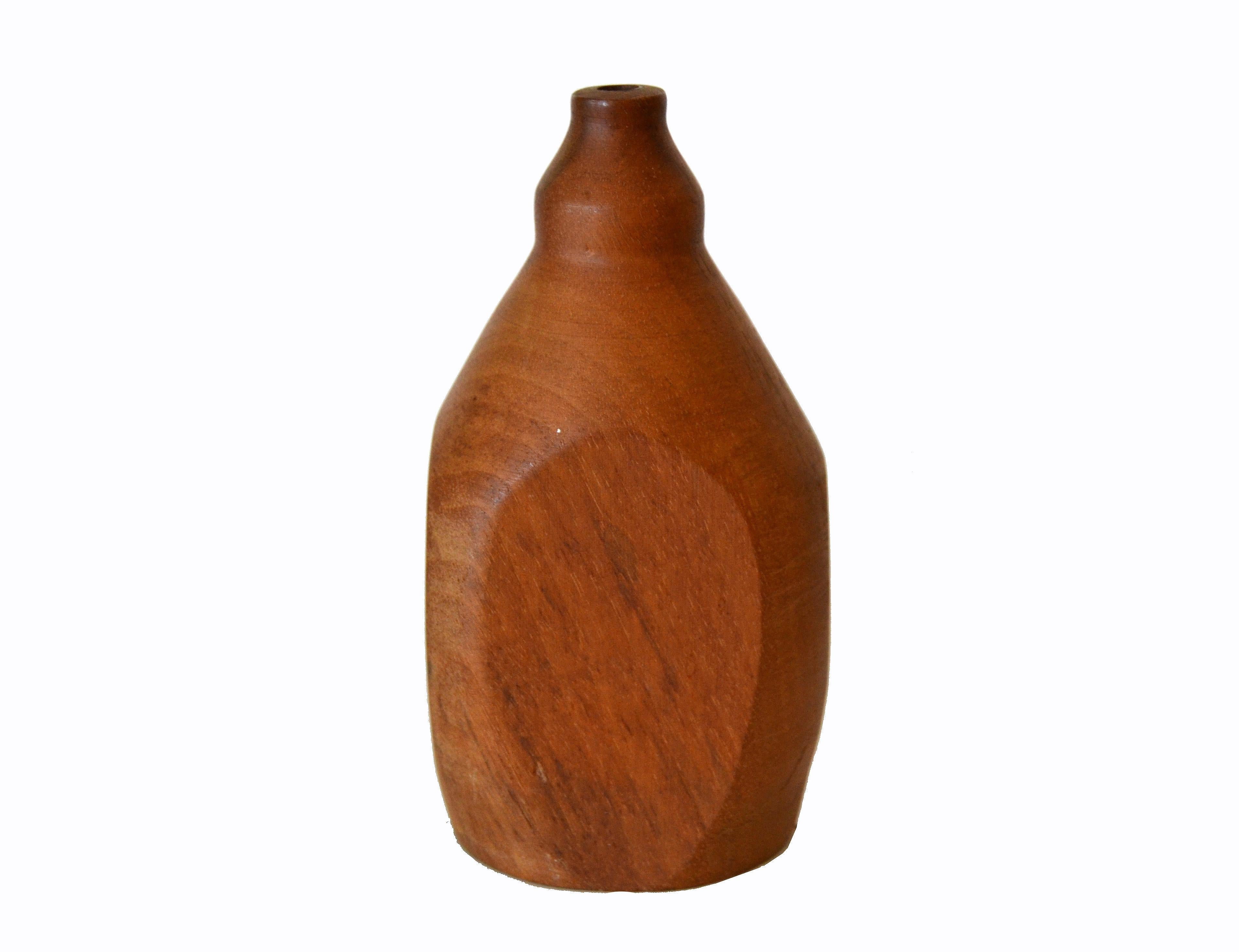 American Mid-Century Modern Woodworking Turned Walnut Weed Vase by Harless, 1986 1