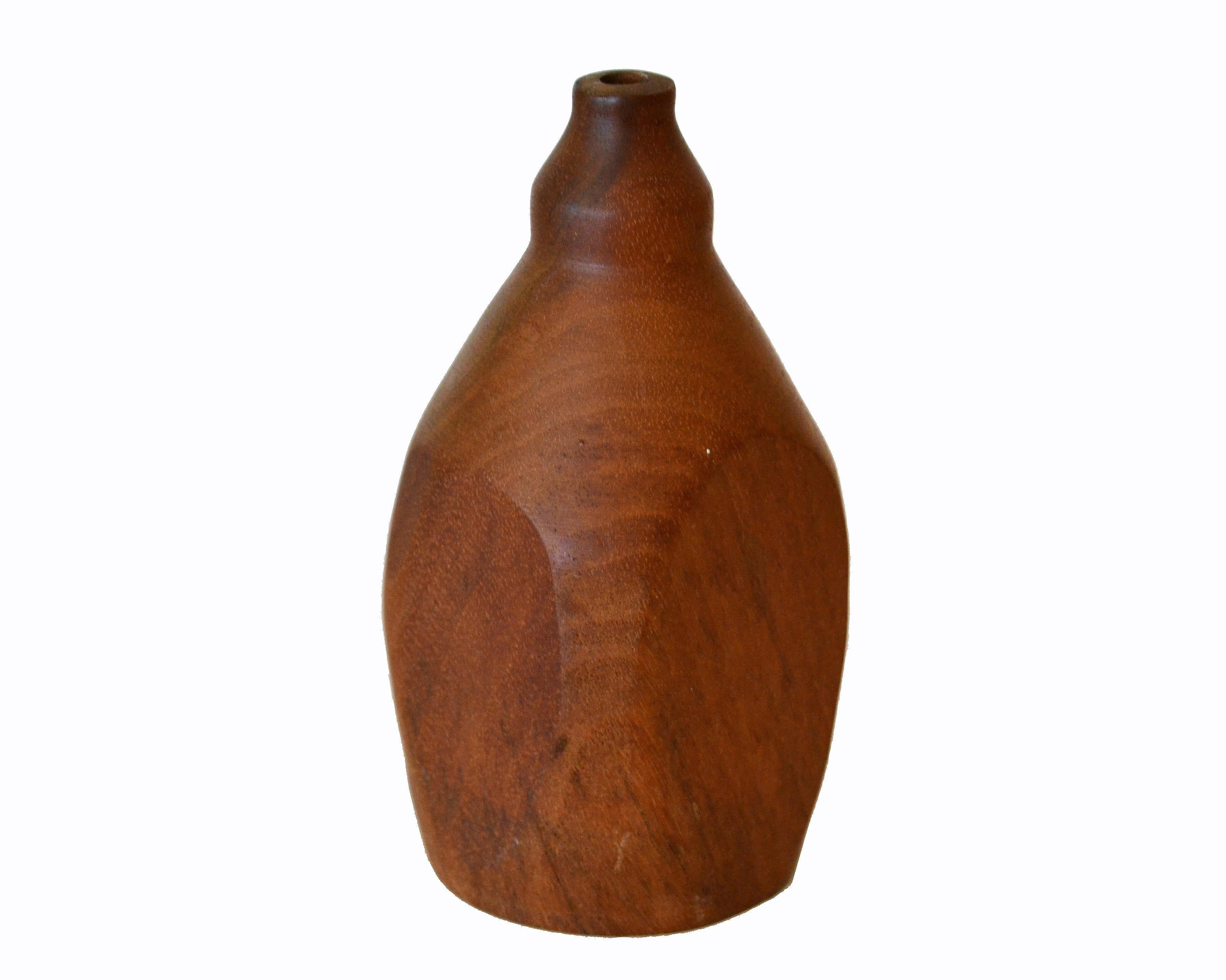 American Mid-Century Modern Woodworking Turned Walnut Weed Vase by Harless, 1986 4