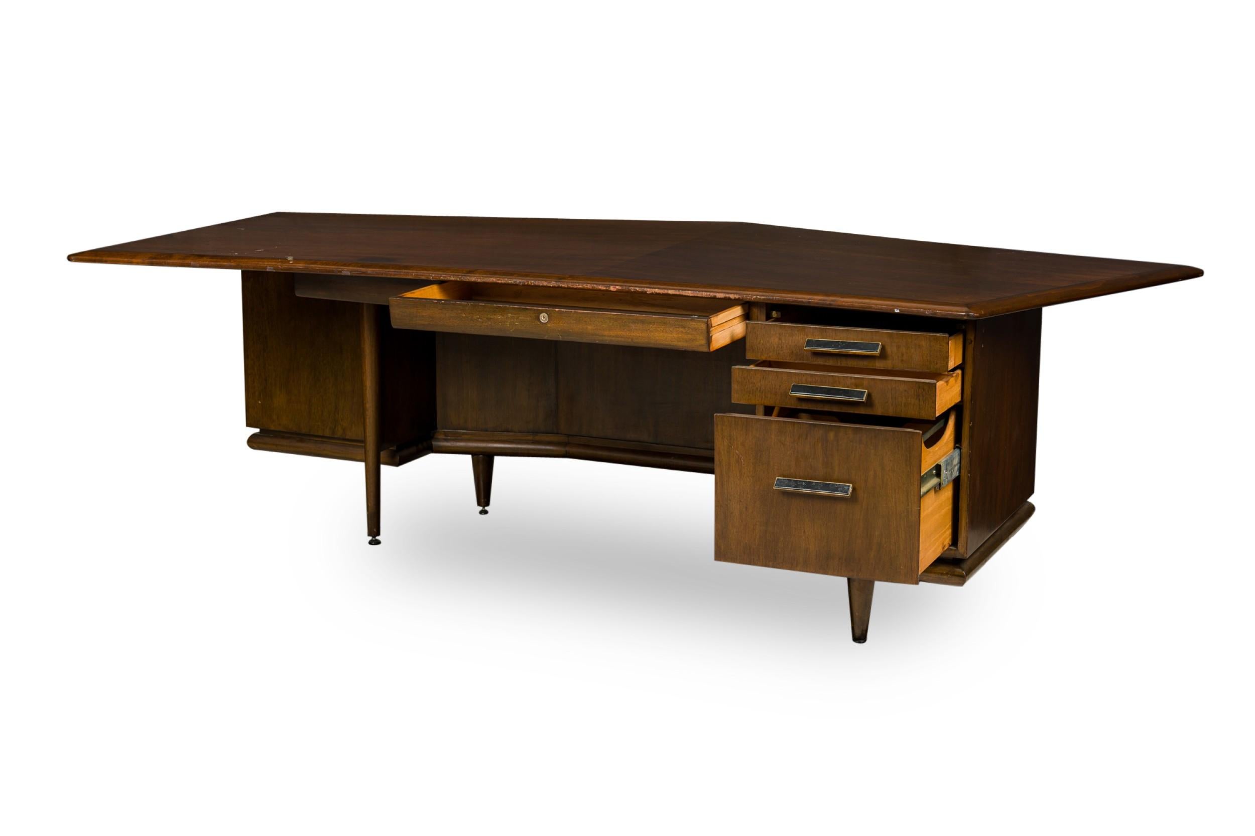 American Mid-Century Monteverdi Young Walnut Angular Executive Desk In Good Condition For Sale In New York, NY