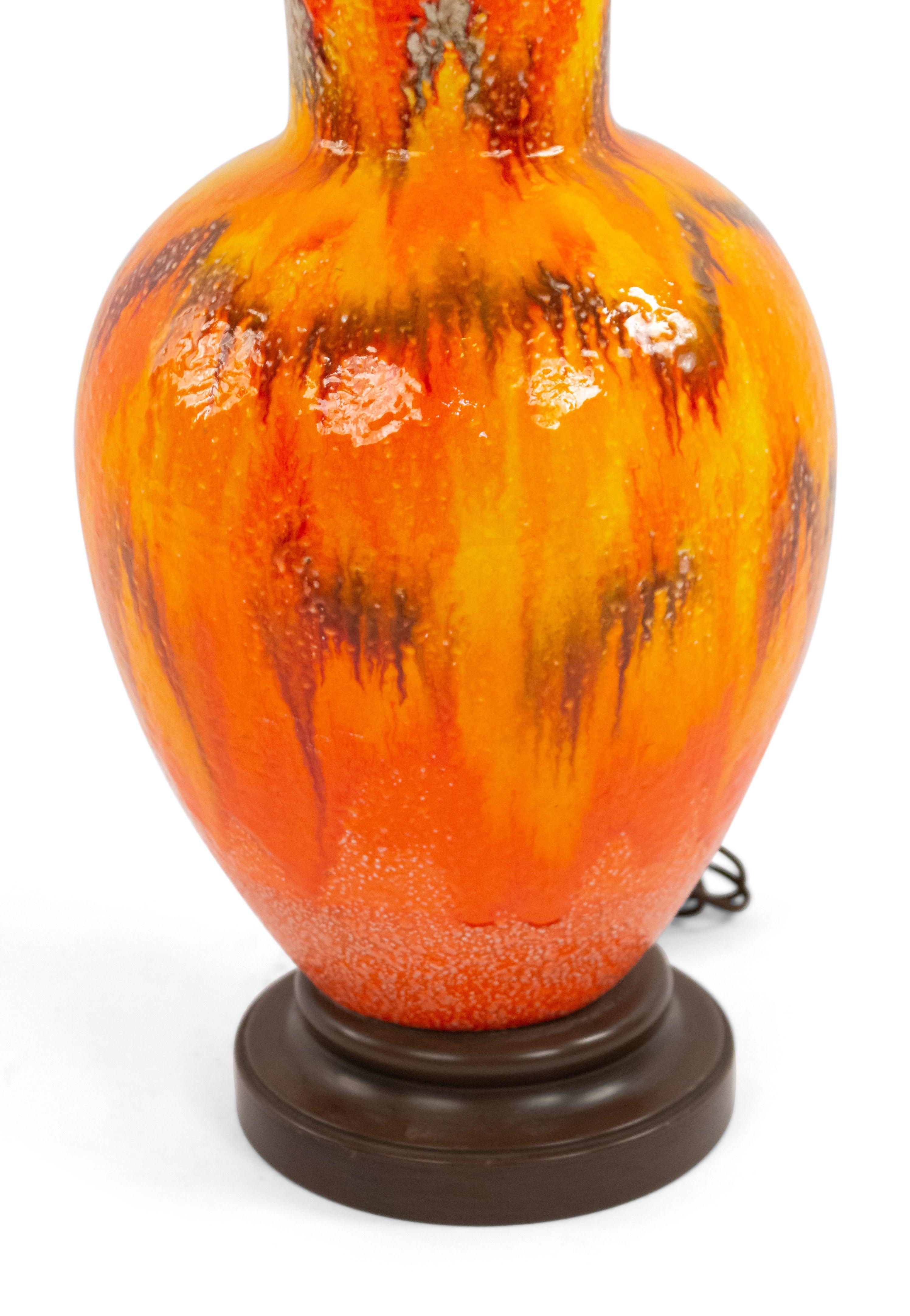Lampe de table américaine Midcentury en porcelaine orange Bon état - En vente à New York, NY