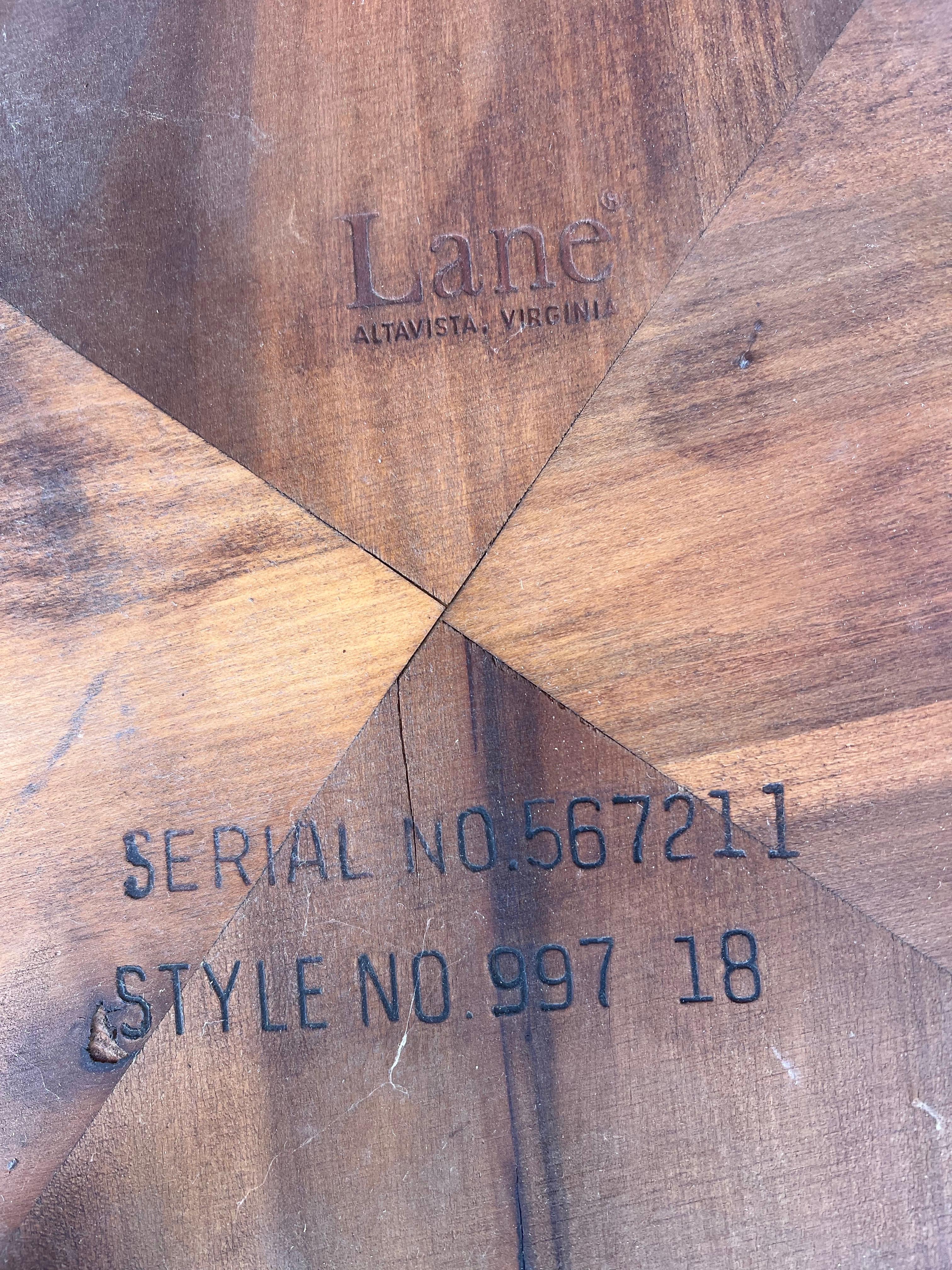 American Mid Century Pair of Walnut Small Tables By Lane Rhythm Collection Excellent état - En vente à San Diego, CA